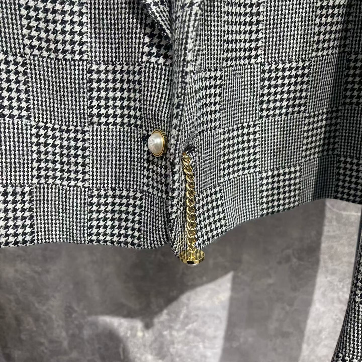 Louis Vuitton Louis Vuitton Collab Gray Jacket M Women Size M / US 6-8 / IT 42-44 - 2 Thumbnail
