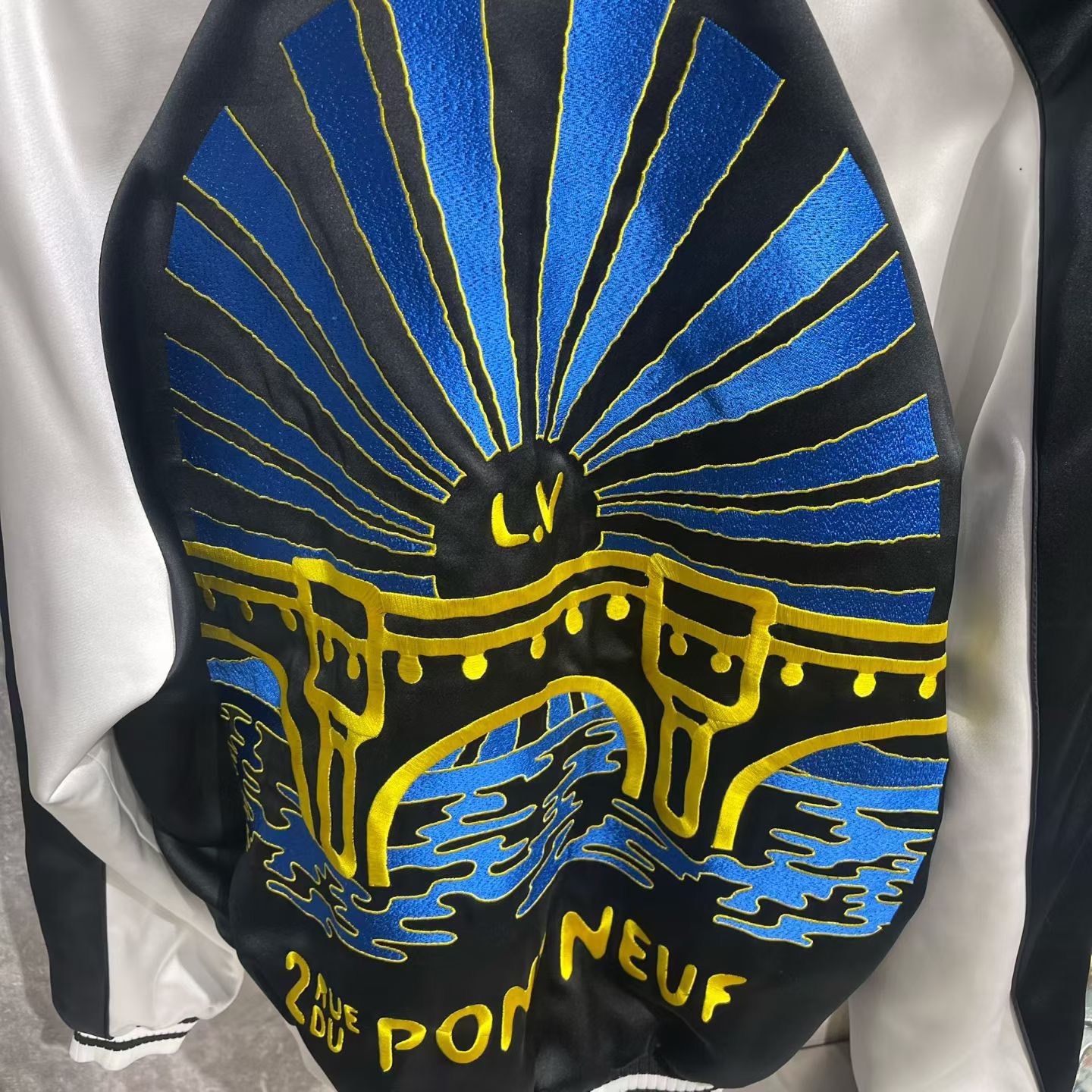 Louis Vuitton Louis Vuitton Embroidered Gold Light Jacket m Men Size US M / EU 48-50 / 2 - 7 Thumbnail