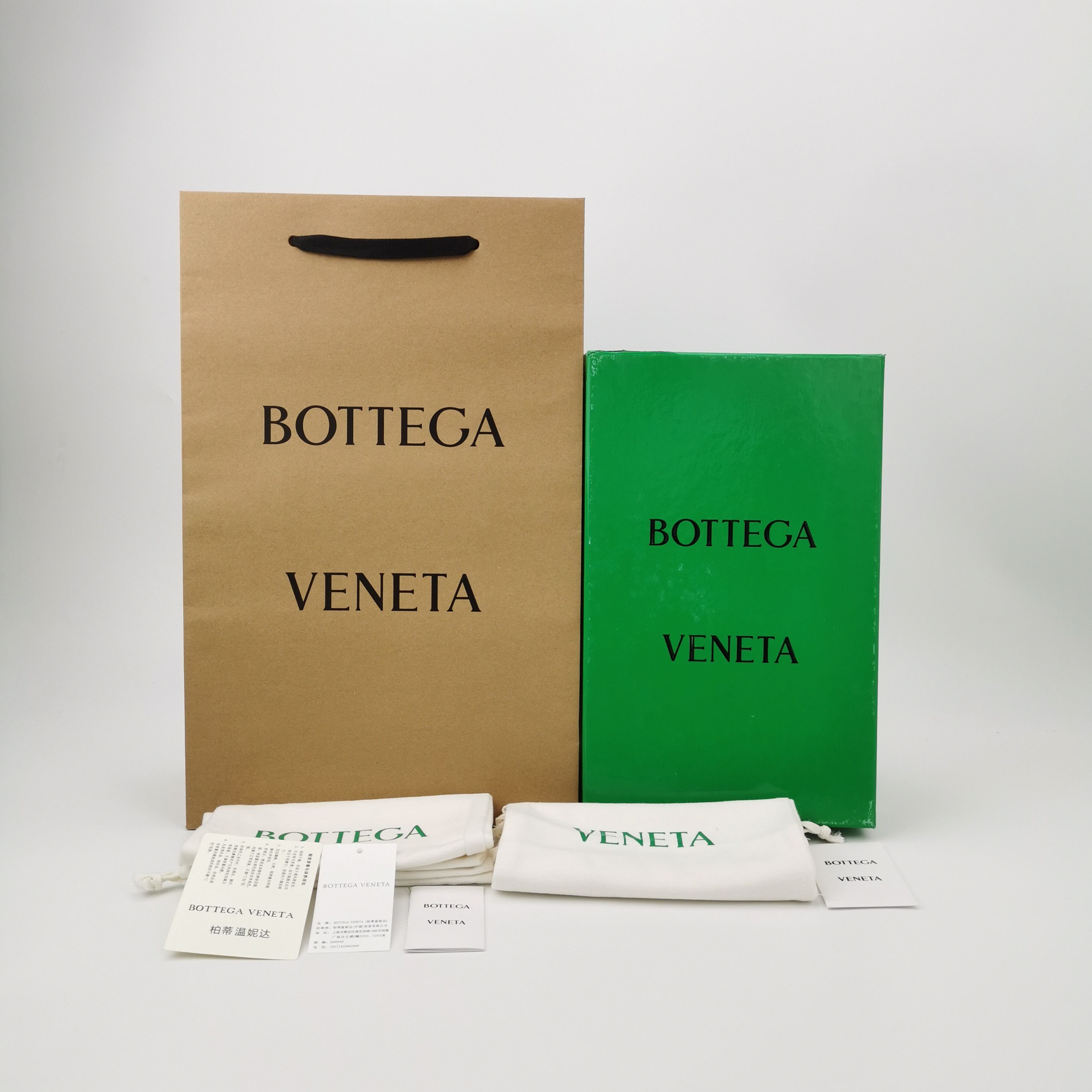 Bottega Veneta Bottega Veneta Cutout Rubber Slides IT 38 Size US 8 / IT 38 - 7 Thumbnail