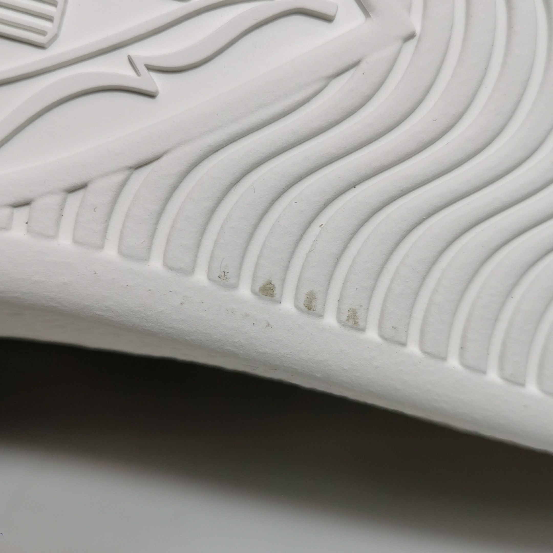 Gucci Gucci Bee GG Supreme Ace Sneakers 46 Size US 13 / EU 46 - 12 Thumbnail