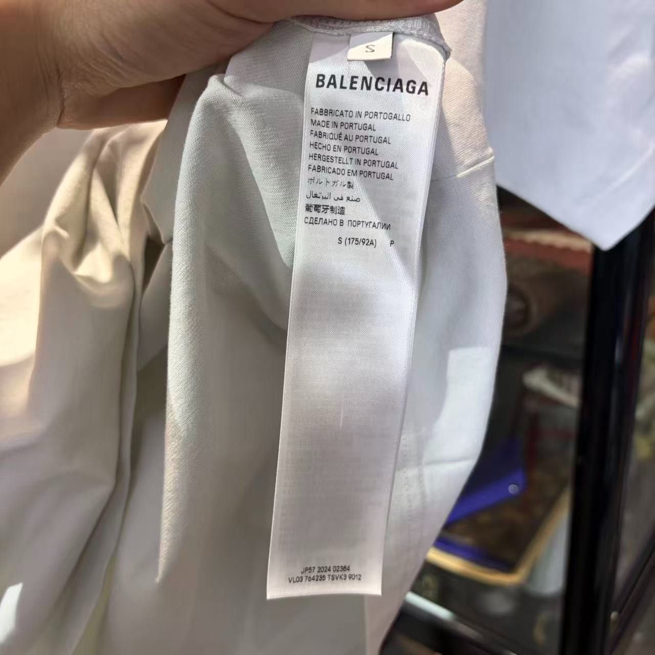 Balenciaga Balenciaga Limited White T-Shirt s Men Size US S / EU 44-46 / 1 - 8 Thumbnail