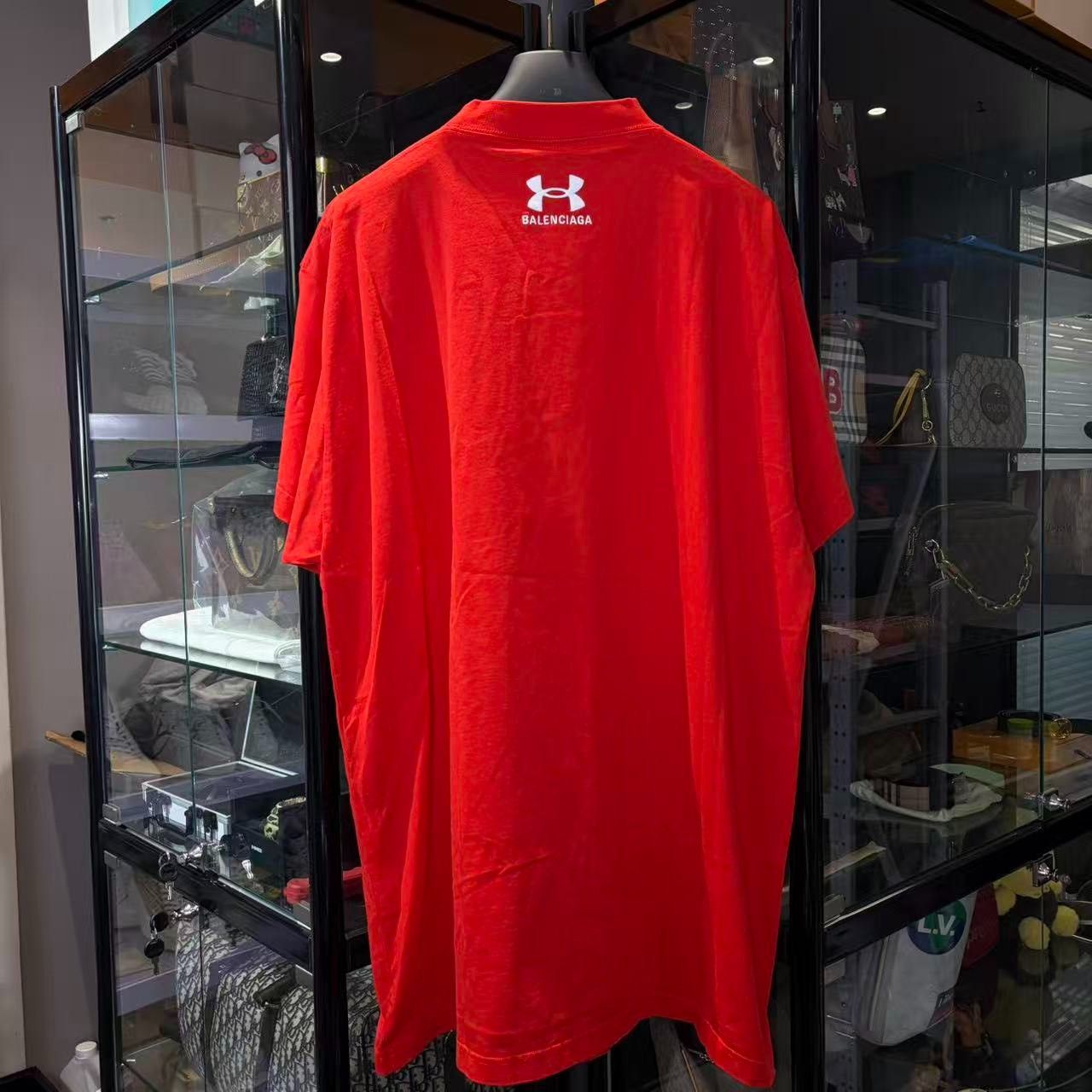 Balenciaga Balenciaga Red T-Shirt m Men Size US M / EU 48-50 / 2 - 2 Thumbnail