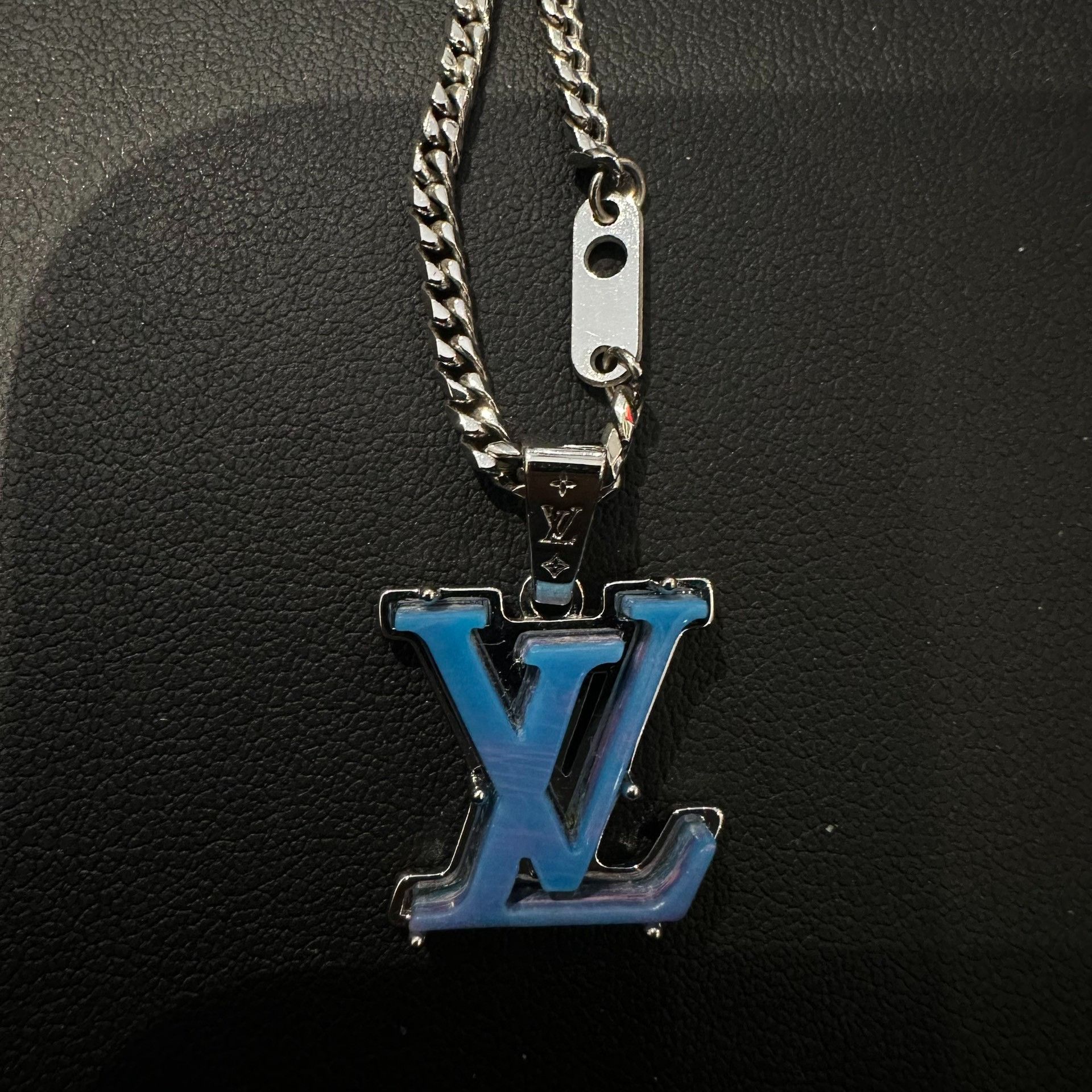 Louis Vuitton Louis Vuitton Retro Gradient Multi Necklace OS Women Size ONE SIZE - 2 Thumbnail