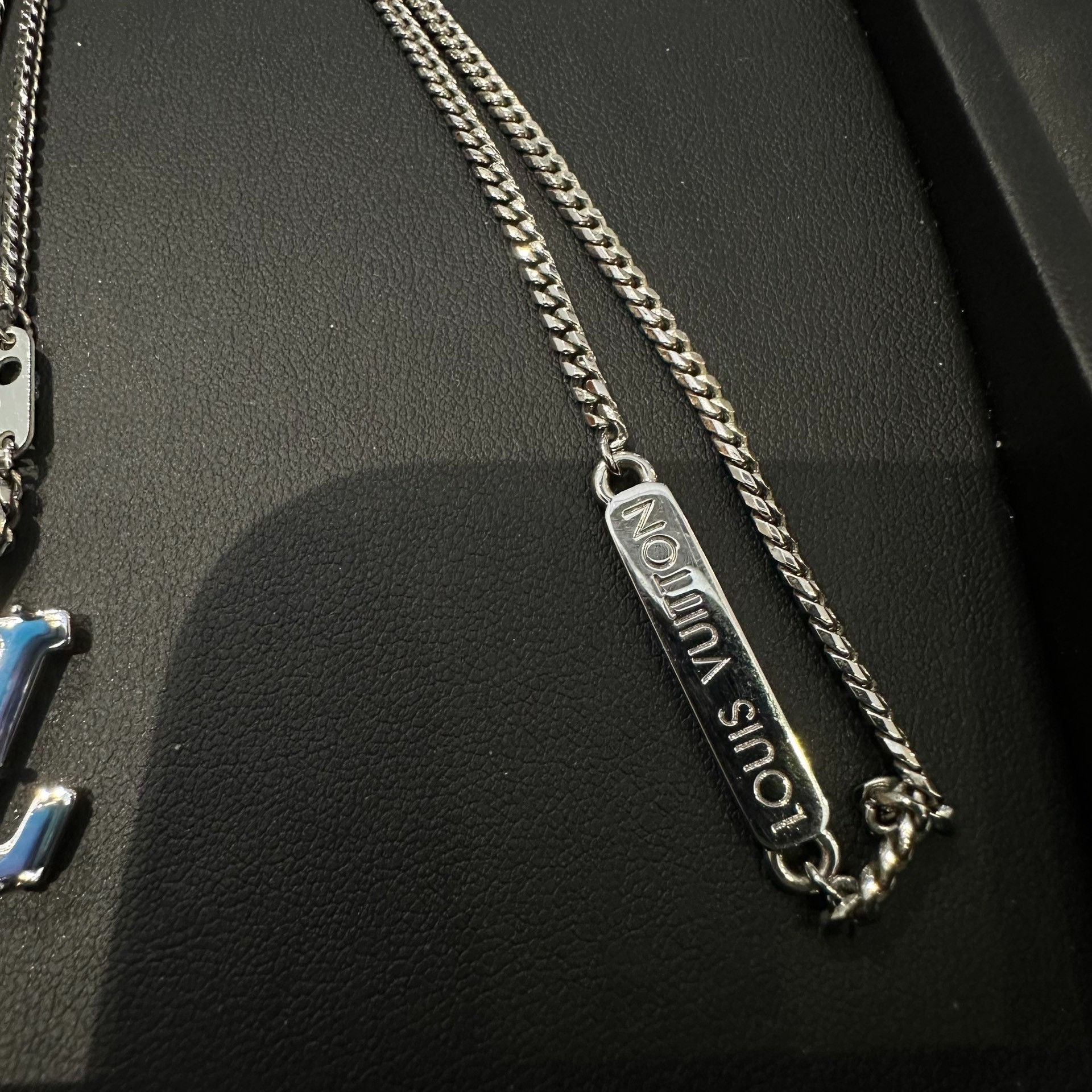 Louis Vuitton Louis Vuitton Retro Gradient Multi Necklace OS Women Size ONE SIZE - 3 Thumbnail