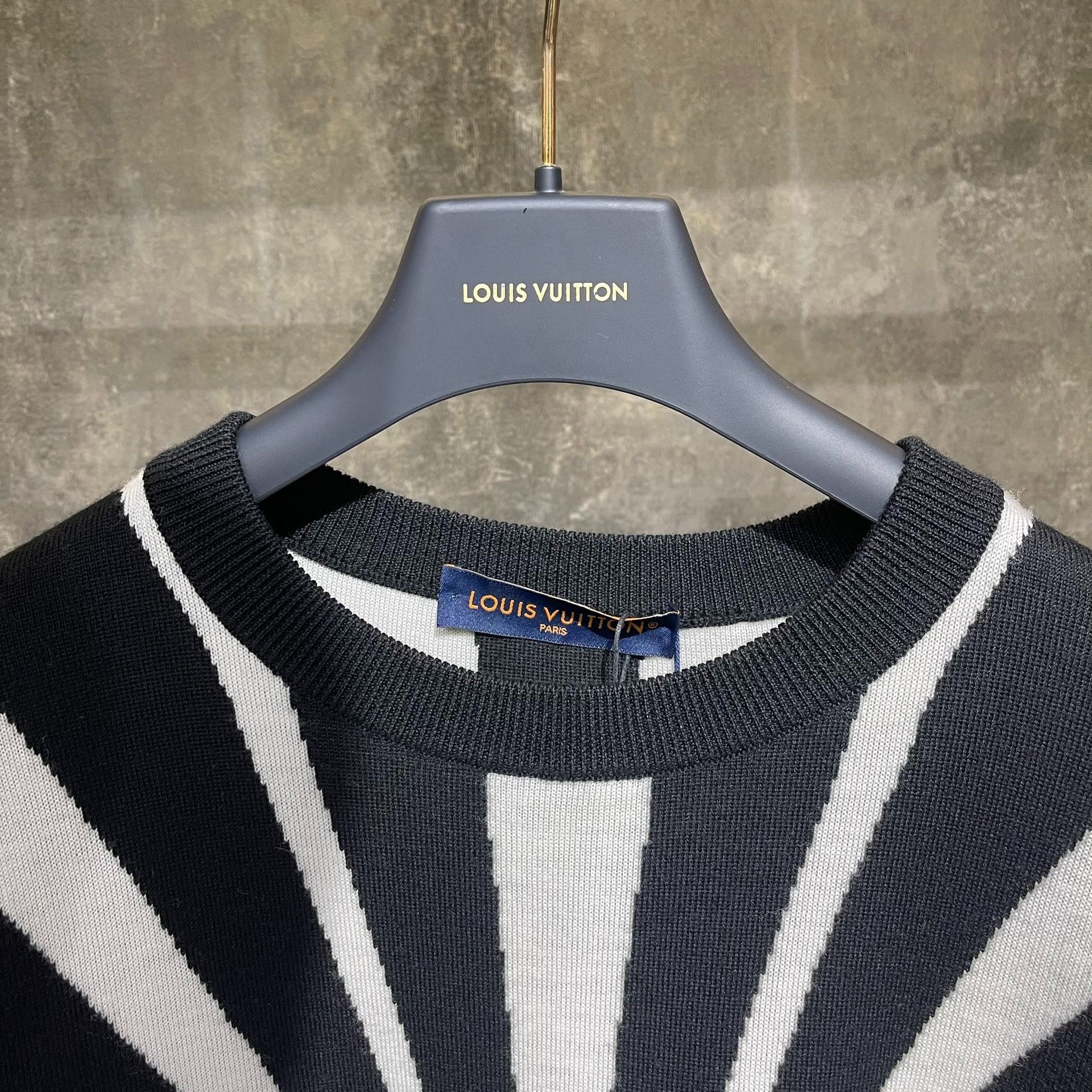 Louis Vuitton Louis Vuitton Knit Black Sweater l Men Size US L / EU 52-54 / 3 - 6 Thumbnail