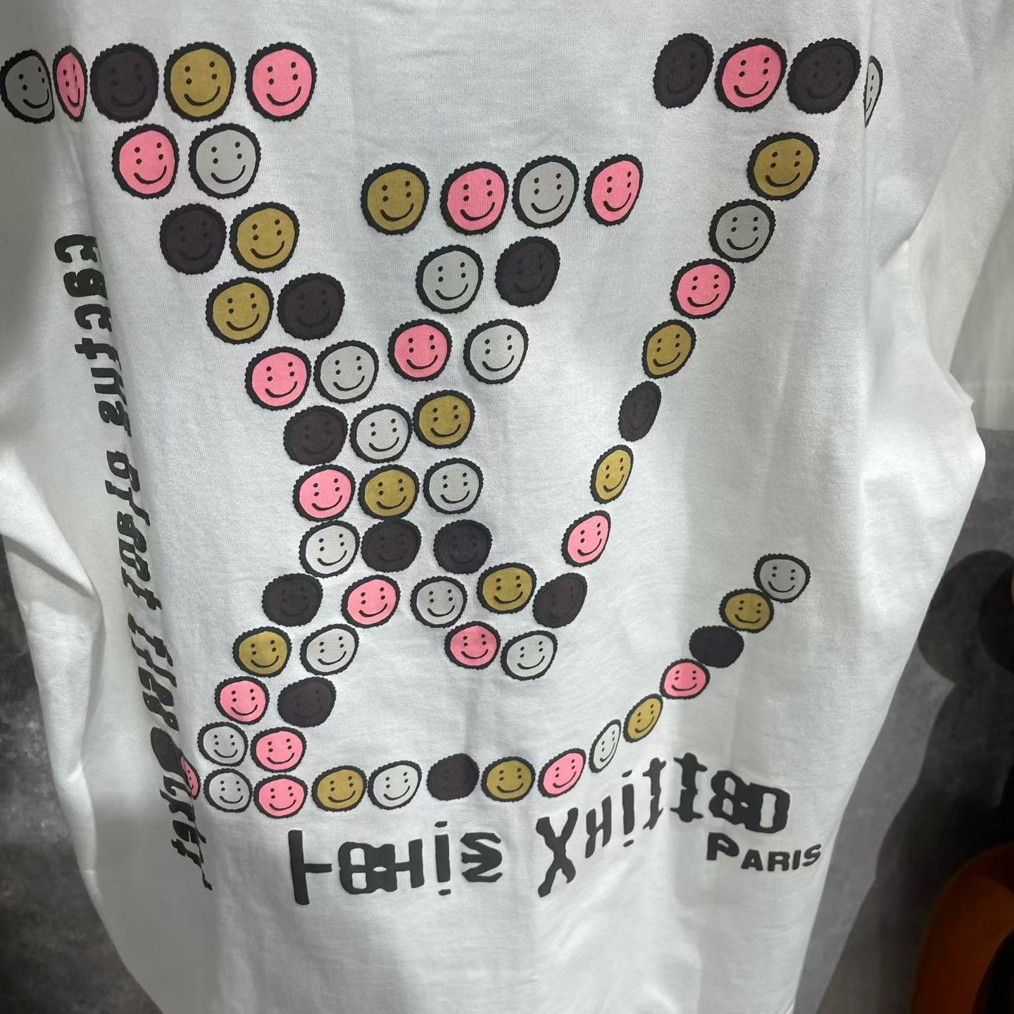 Louis Vuitton Louis Vuitton T-Shirt m Men Size US M / EU 48-50 / 2 - 3 Thumbnail