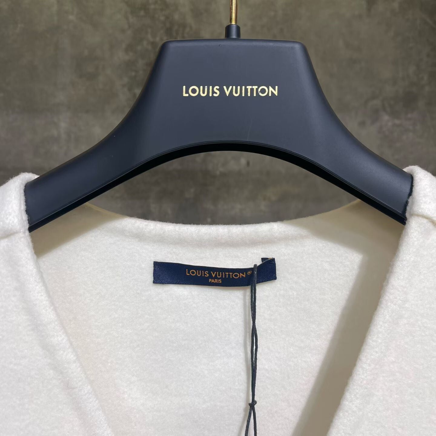 Louis Vuitton Louis Vuitton Wool Embroidered White Tank Top xl Men Size US XL / EU 56 / 4 - 4 Thumbnail