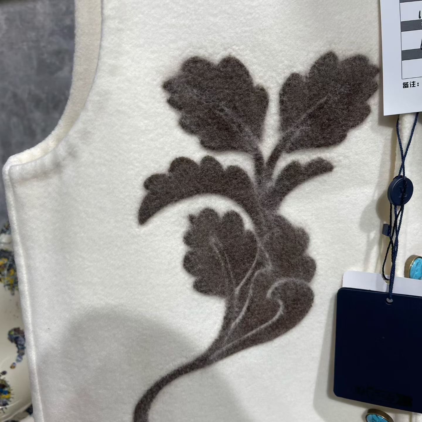 Louis Vuitton Louis Vuitton Wool Embroidered White Tank Top xl Men Size US XL / EU 56 / 4 - 7 Thumbnail