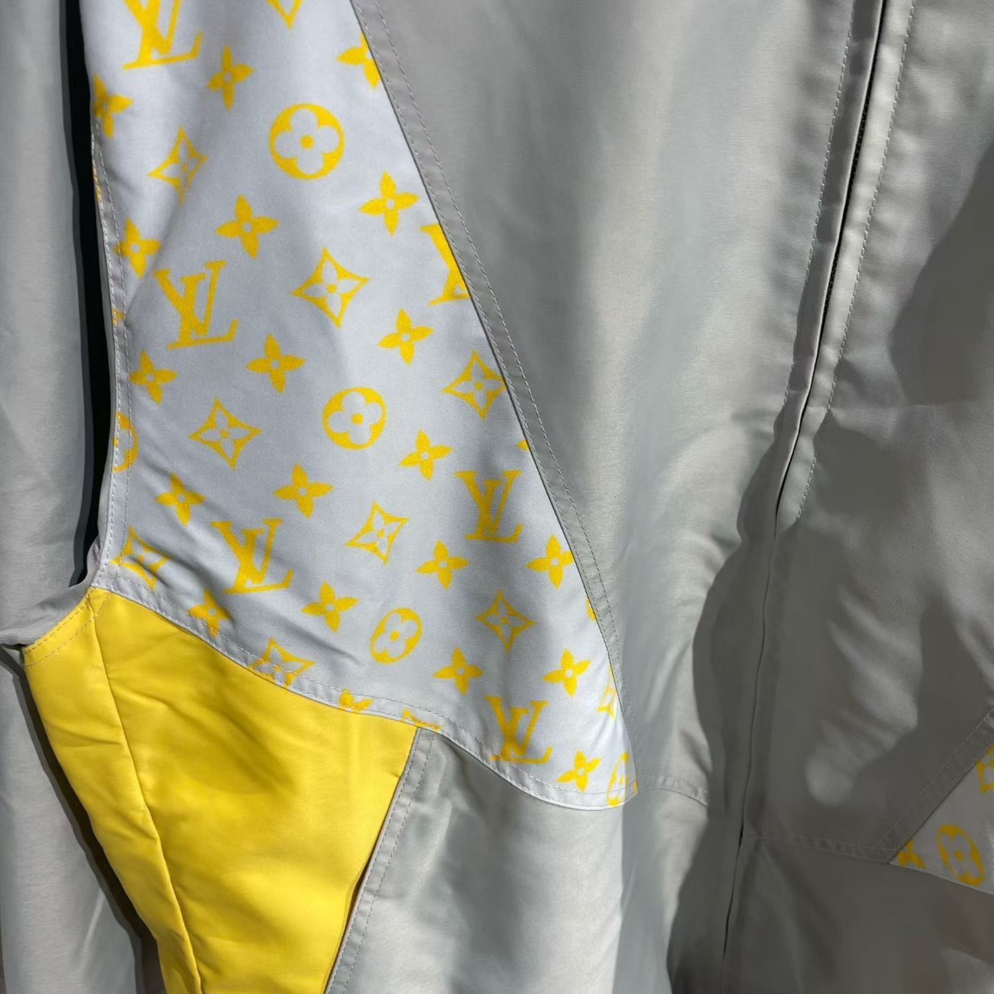 Louis Vuitton Louis Vuitton Yellow Light Jacket m Men Size US M / EU 48-50 / 2 - 6 Thumbnail