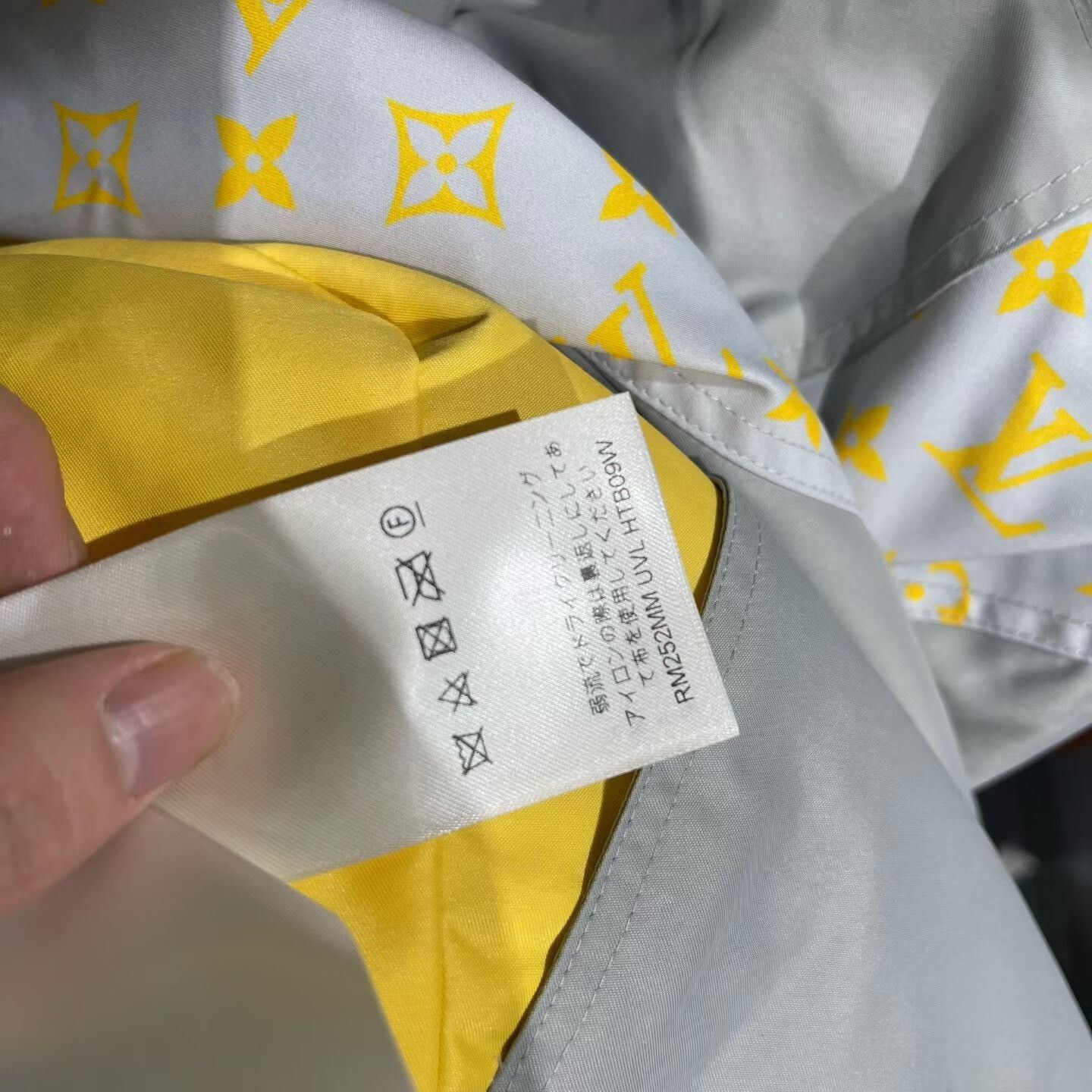 Louis Vuitton Louis Vuitton Yellow Light Jacket m Men Size US M / EU 48-50 / 2 - 3 Thumbnail