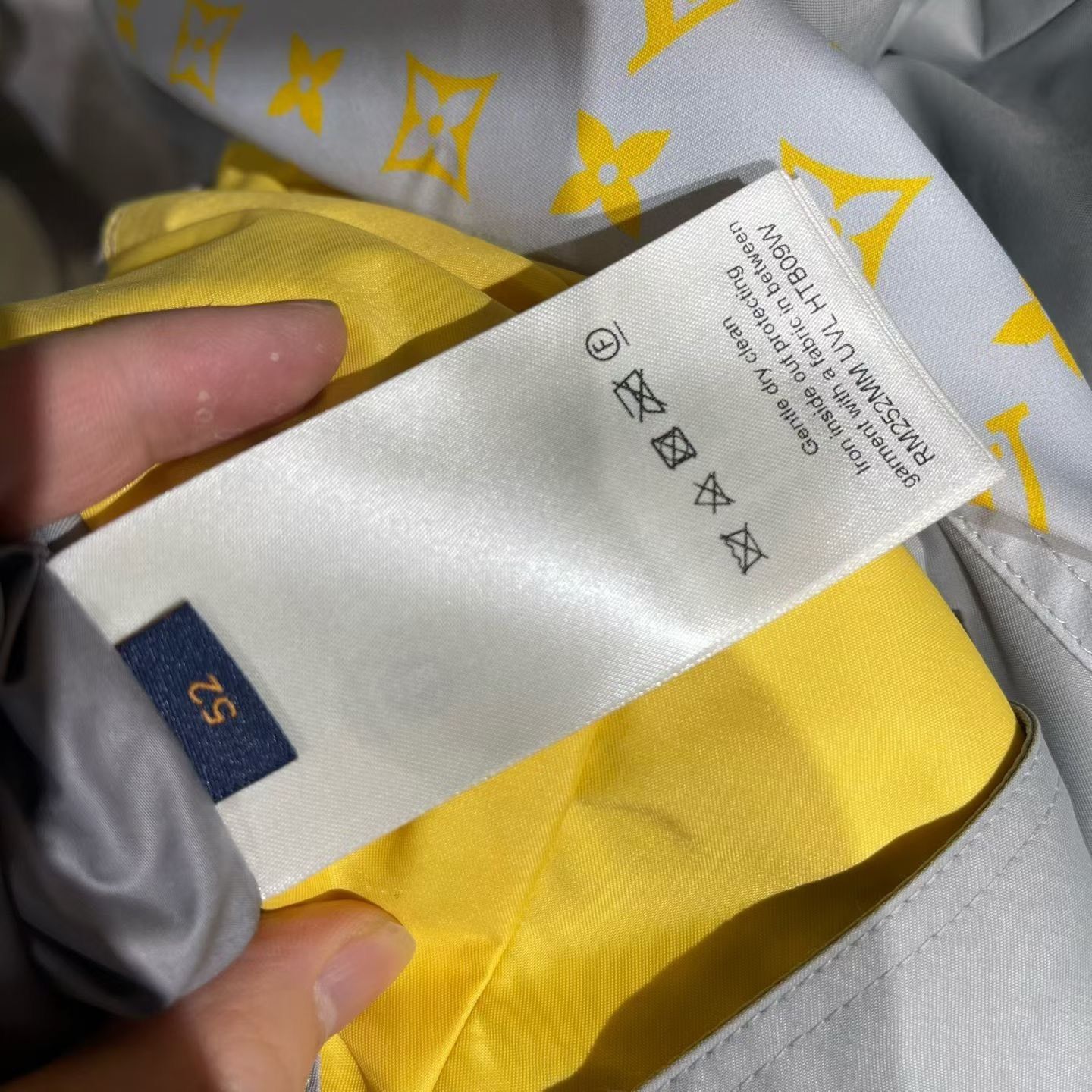 Louis Vuitton Louis Vuitton Yellow Light Jacket m Men Size US M / EU 48-50 / 2 - 7 Thumbnail