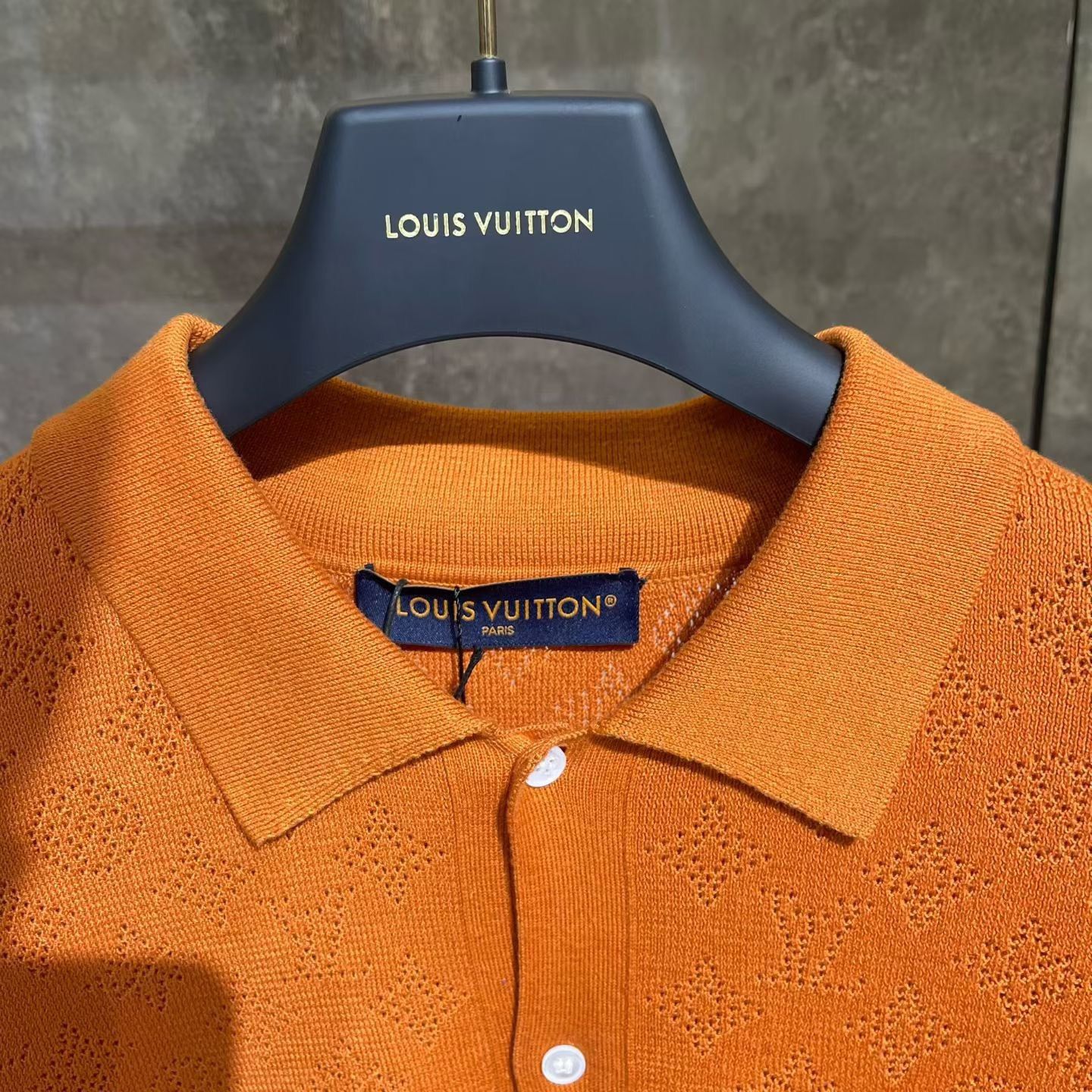 Louis Vuitton Louis Vuitton Knit Orange Shirt l Men Size US L / EU 52-54 / 3 - 5 Thumbnail