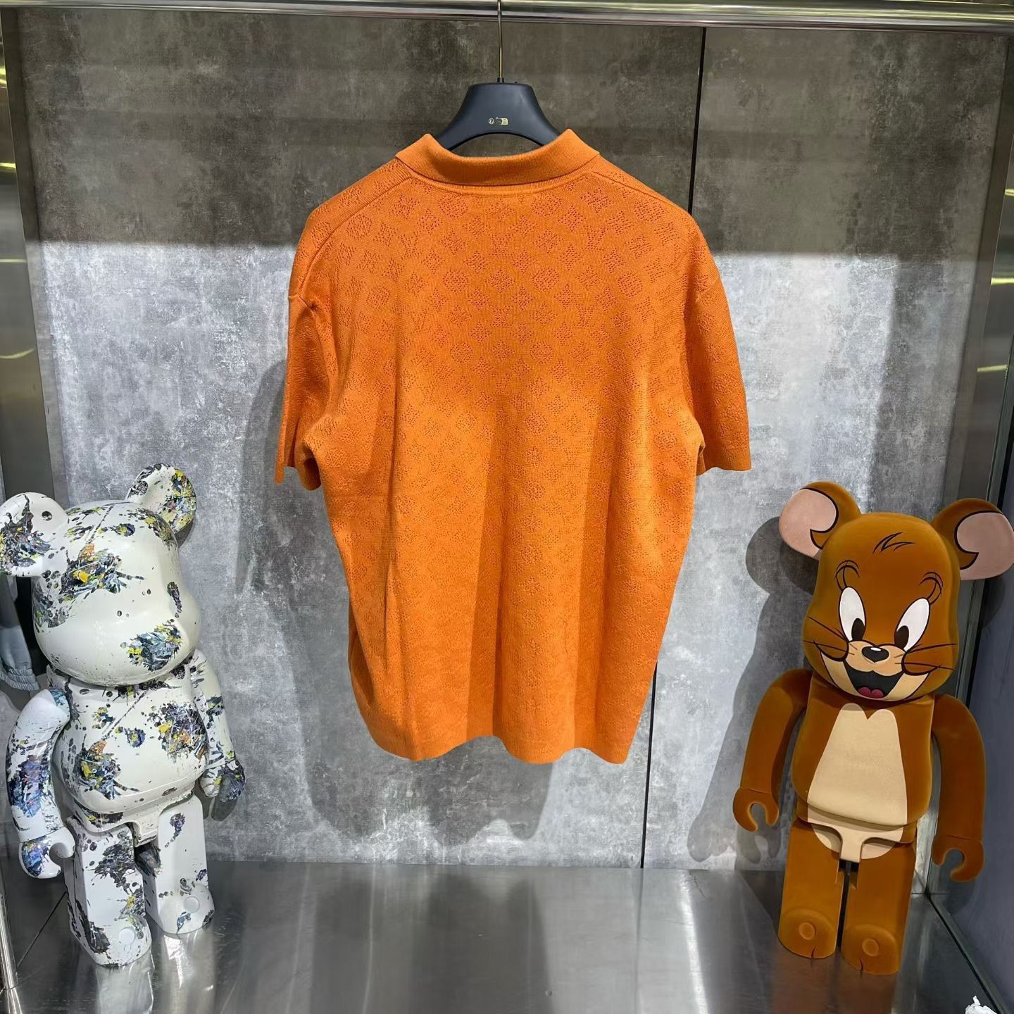 Louis Vuitton Louis Vuitton Knit Orange Shirt l Men Size US L / EU 52-54 / 3 - 2 Thumbnail