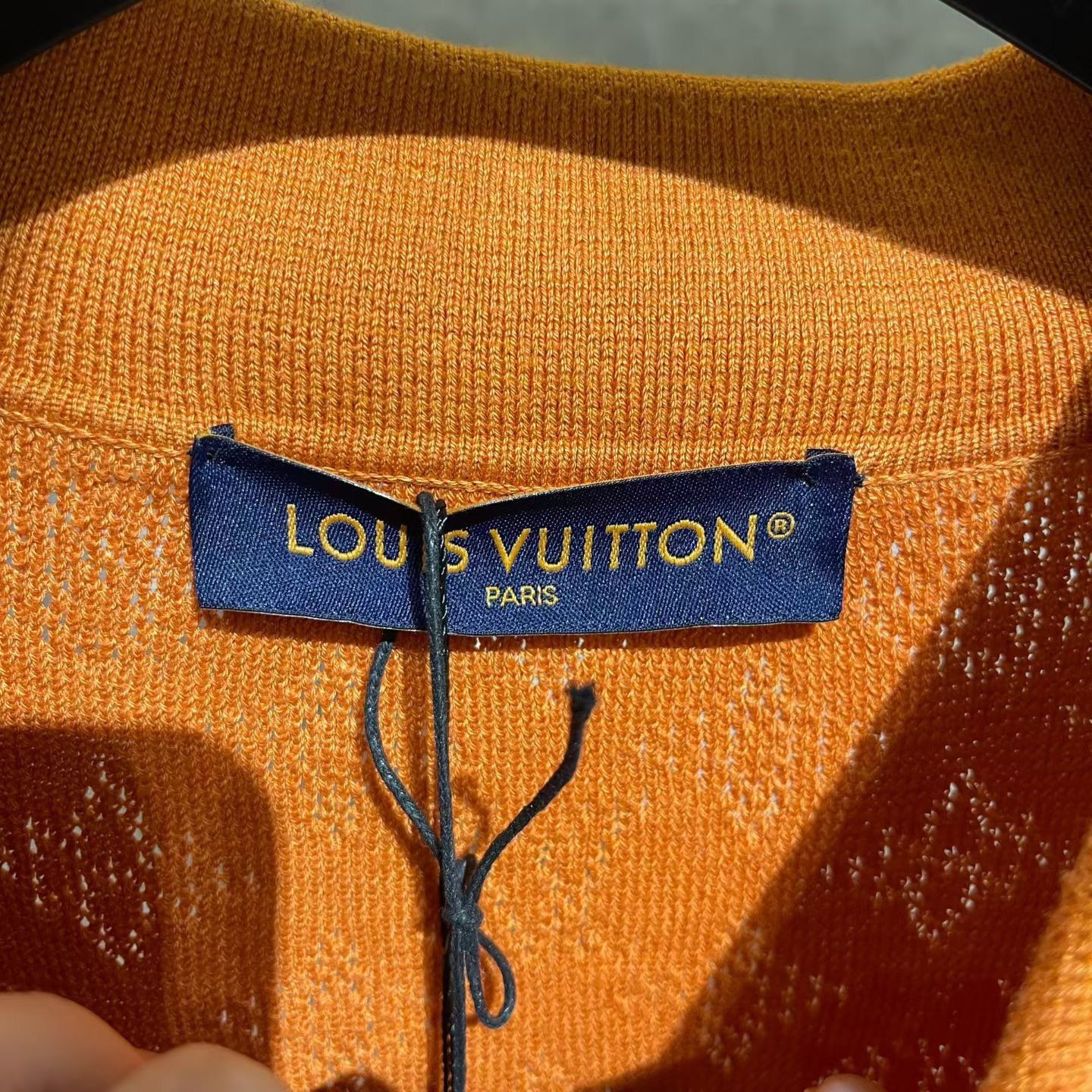 Louis Vuitton Louis Vuitton Knit Orange Shirt l Men Size US L / EU 52-54 / 3 - 3 Thumbnail