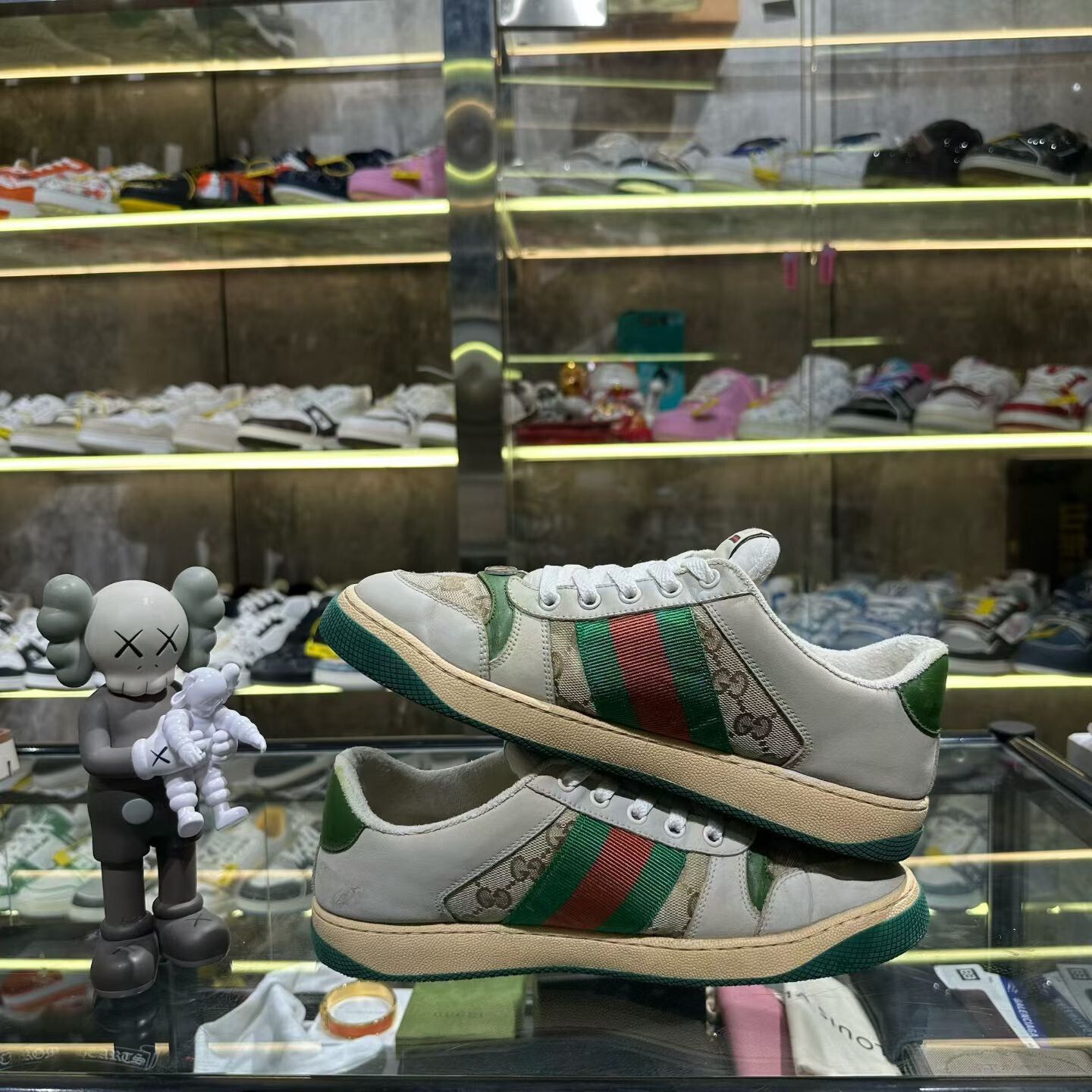 Gucci Gucci Distressed Orange Lowtop Sneakers 7 Men Size US 7 / EU 40 - 6 Thumbnail