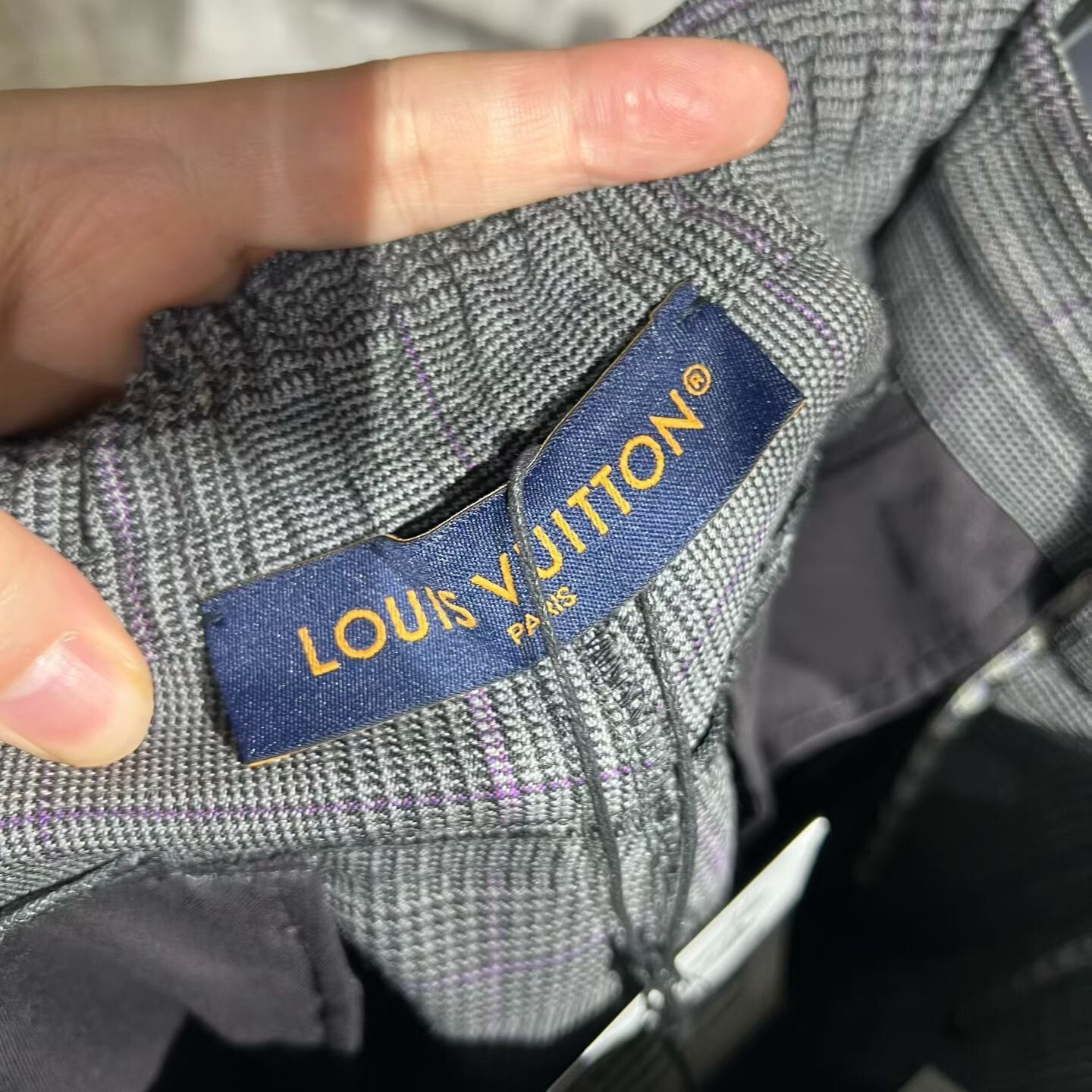 Louis Vuitton Louis Vuitton Gray Casual Pants 32 Men Size US 32 / EU 48 - 3 Thumbnail