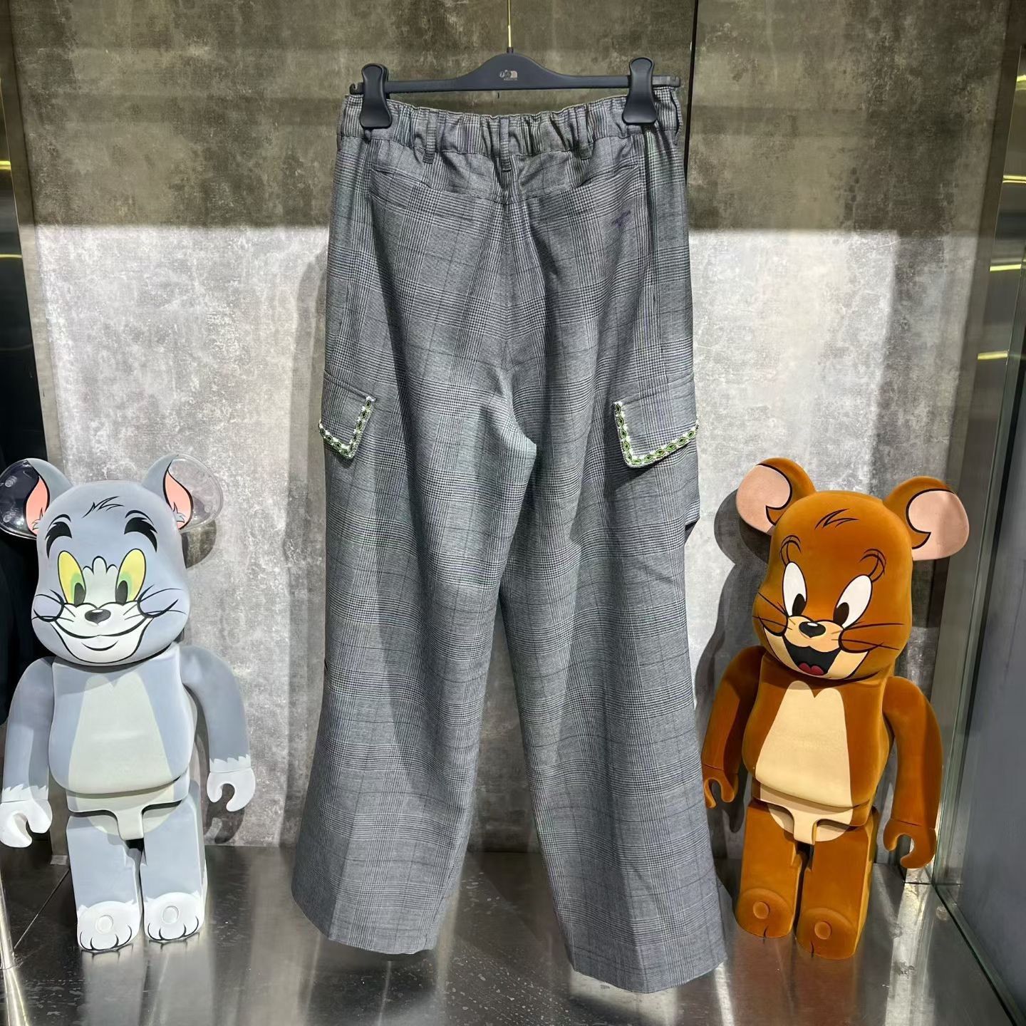 Louis Vuitton Louis Vuitton Gray Casual Pants 32 Men Size US 32 / EU 48 - 2 Thumbnail