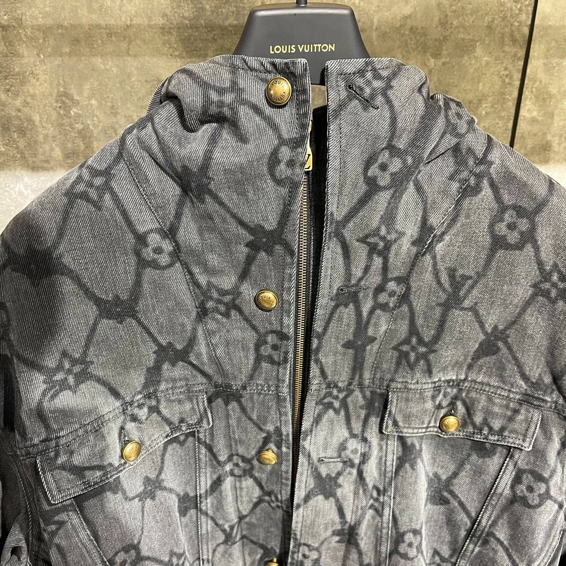 Louis Vuitton Louis Vuitton Collab Gold Light Jacket m Men Size US M / EU 48-50 / 2 - 3 Thumbnail