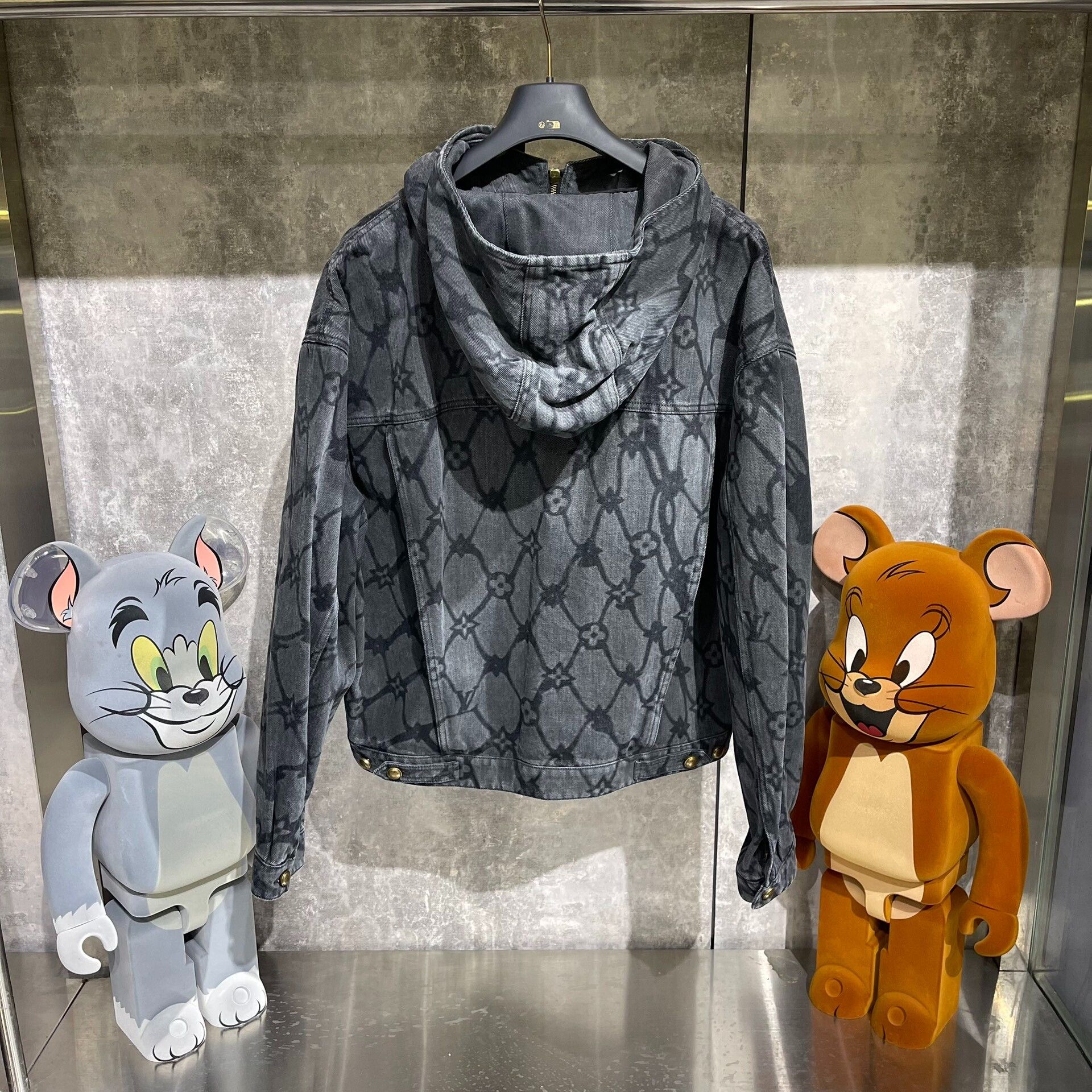 Louis Vuitton Louis Vuitton Collab Gold Light Jacket m Men Size US M / EU 48-50 / 2 - 2 Thumbnail