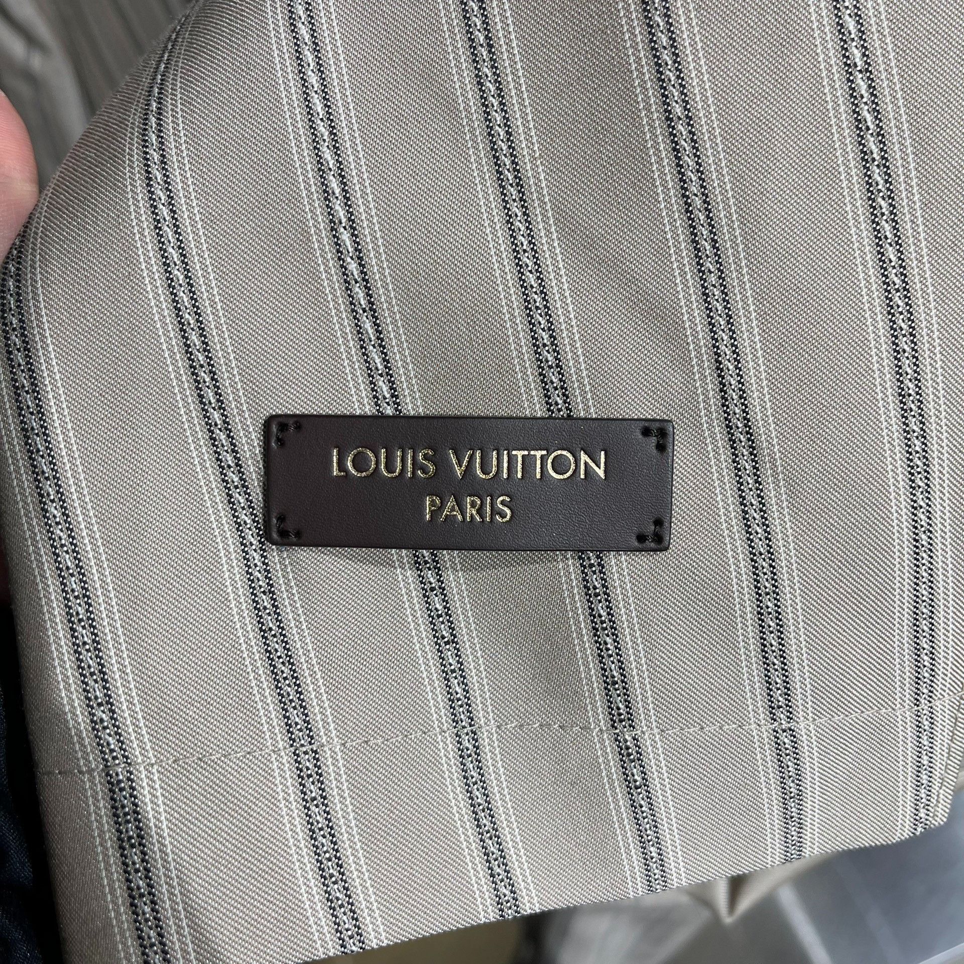 Louis Vuitton Louis Vuitton Formal Cropped Gold Suit 40r Men Size 40R - 5 Thumbnail