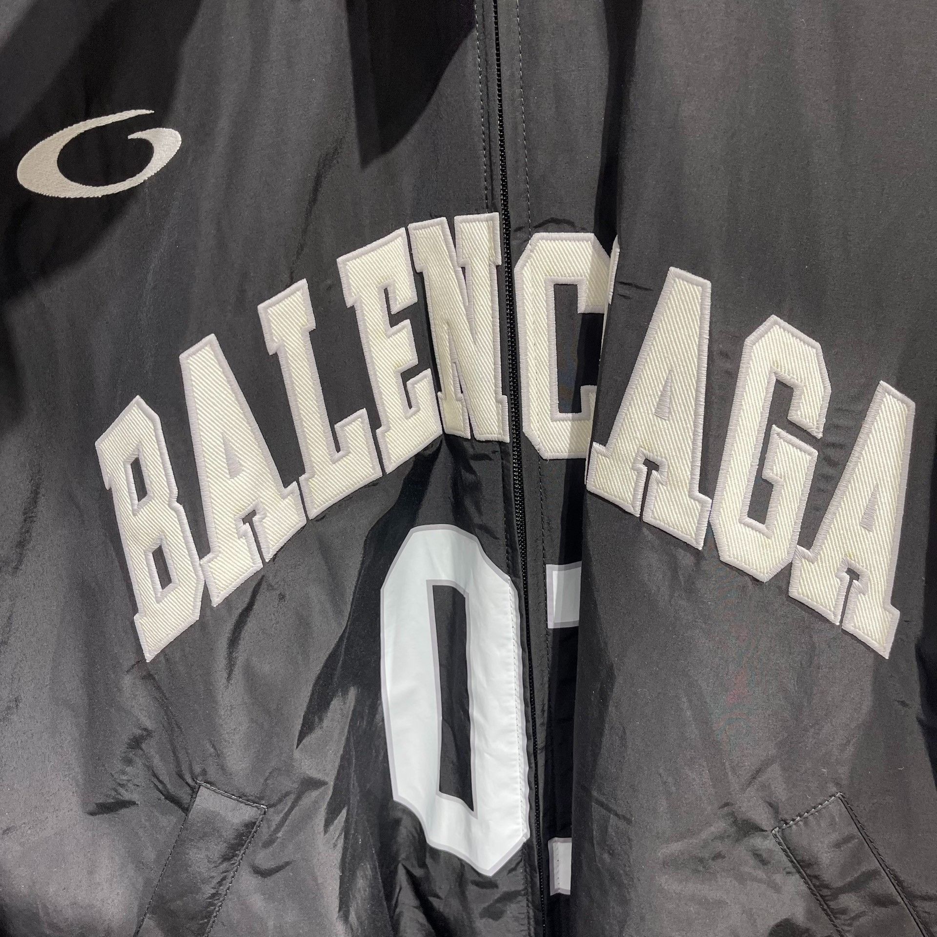 Balenciaga Balenciaga Basketball Gold Light Jacket xs Men Size US XS / EU 42 / 0 - 3 Thumbnail