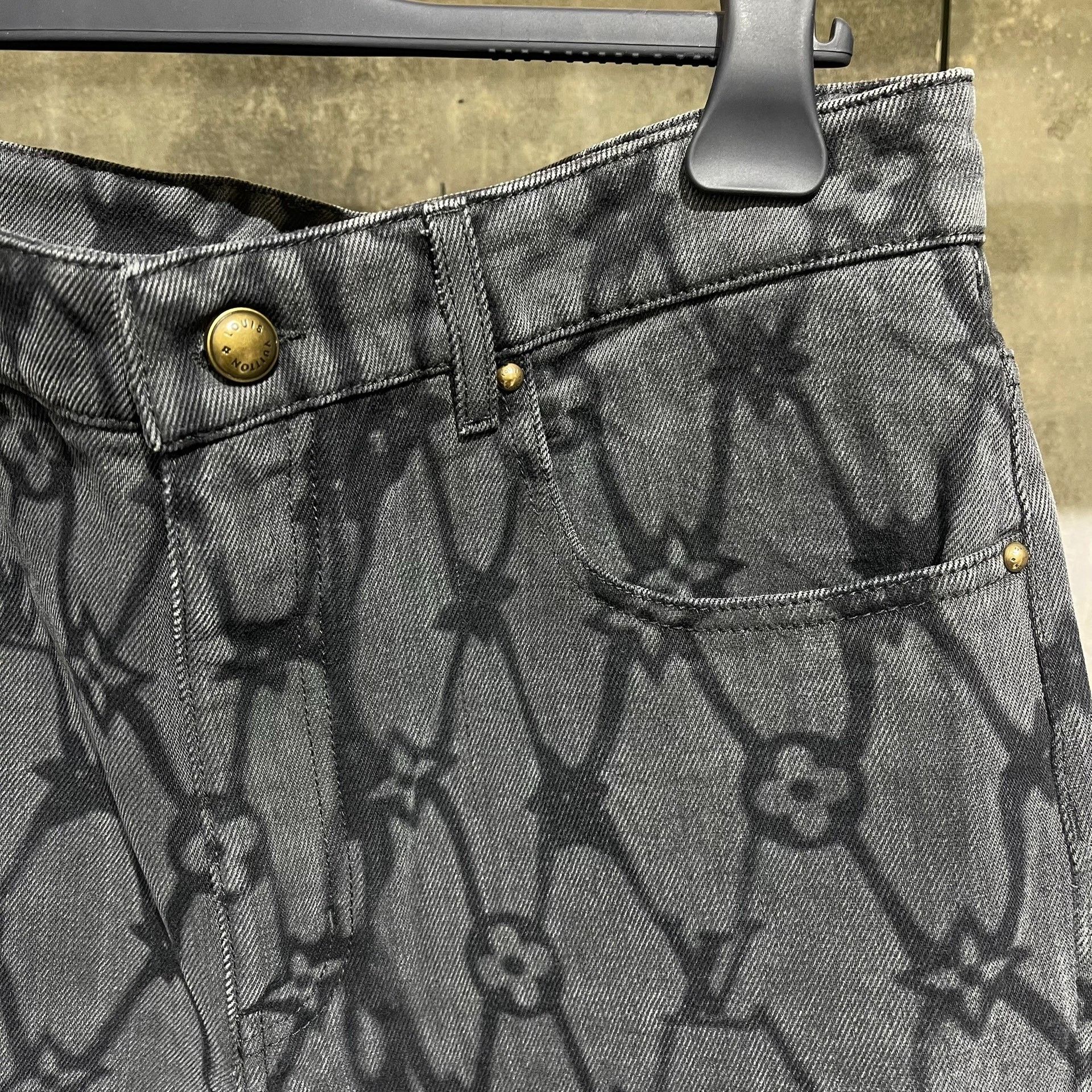 Louis Vuitton Louis Vuitton Denim Gold Jeans 28 Women Size 28" / US 6 / IT 42 - 3 Thumbnail