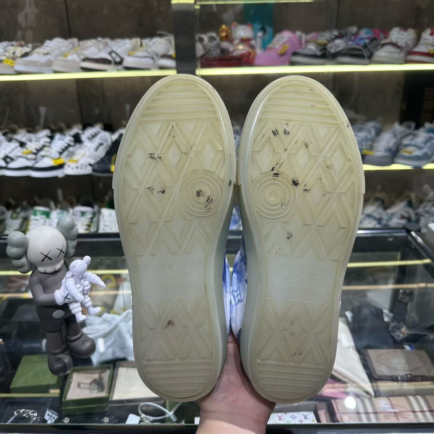 Louis Vuitton Louis Vuitton Multi Lowtop Sneakers 9 Men Size US 9 / EU 42 - 6 Thumbnail