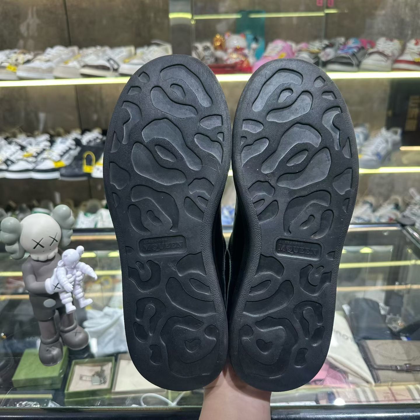 Alexander McQueen Alexander McQueen Black Lowtop Sneakers us_10 Women Size US 10 / IT 40 - 4 Thumbnail