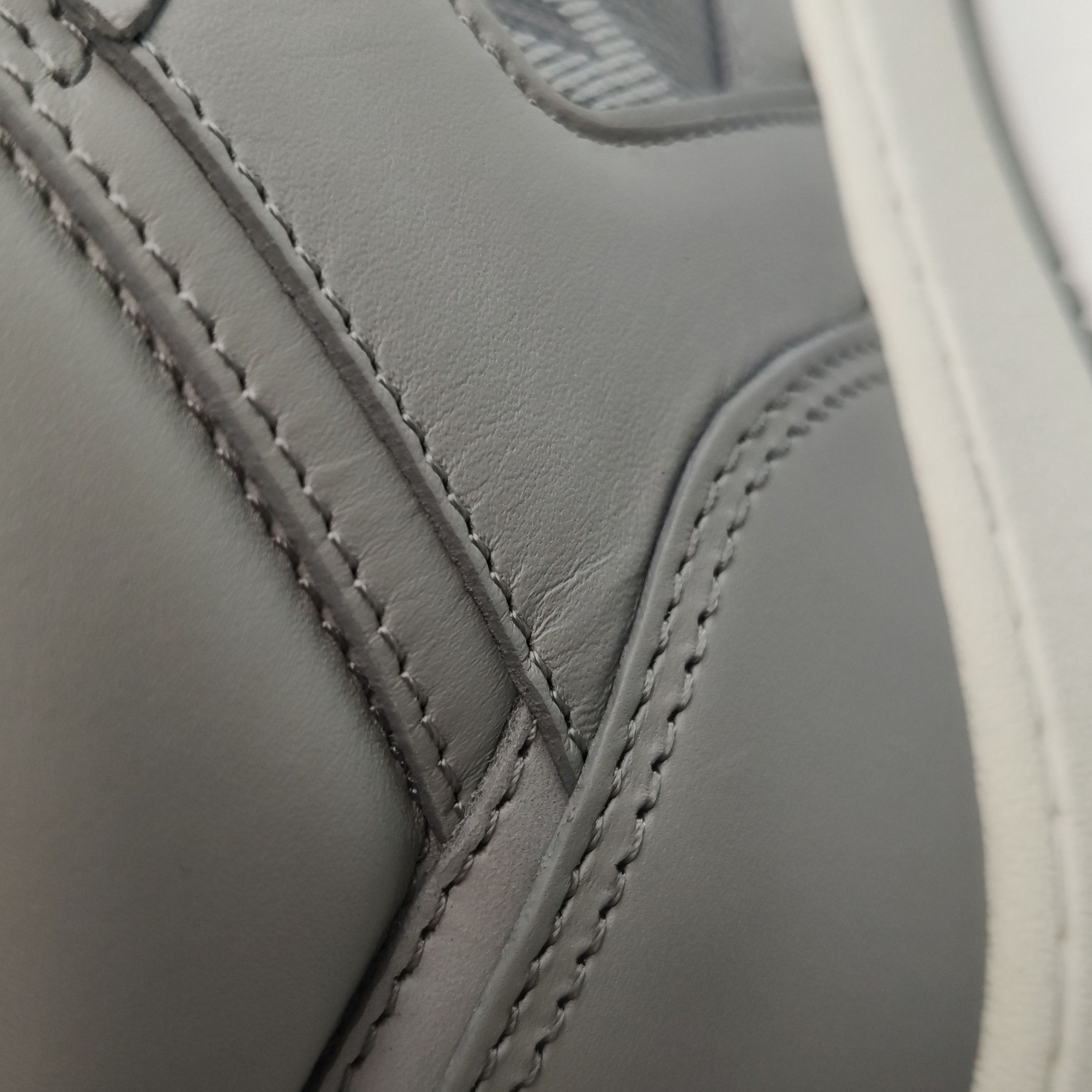 Dior Dior B27 Grey Leather Hi-Top Sneakers 39 Size US 6 / EU 39 - 9 Thumbnail