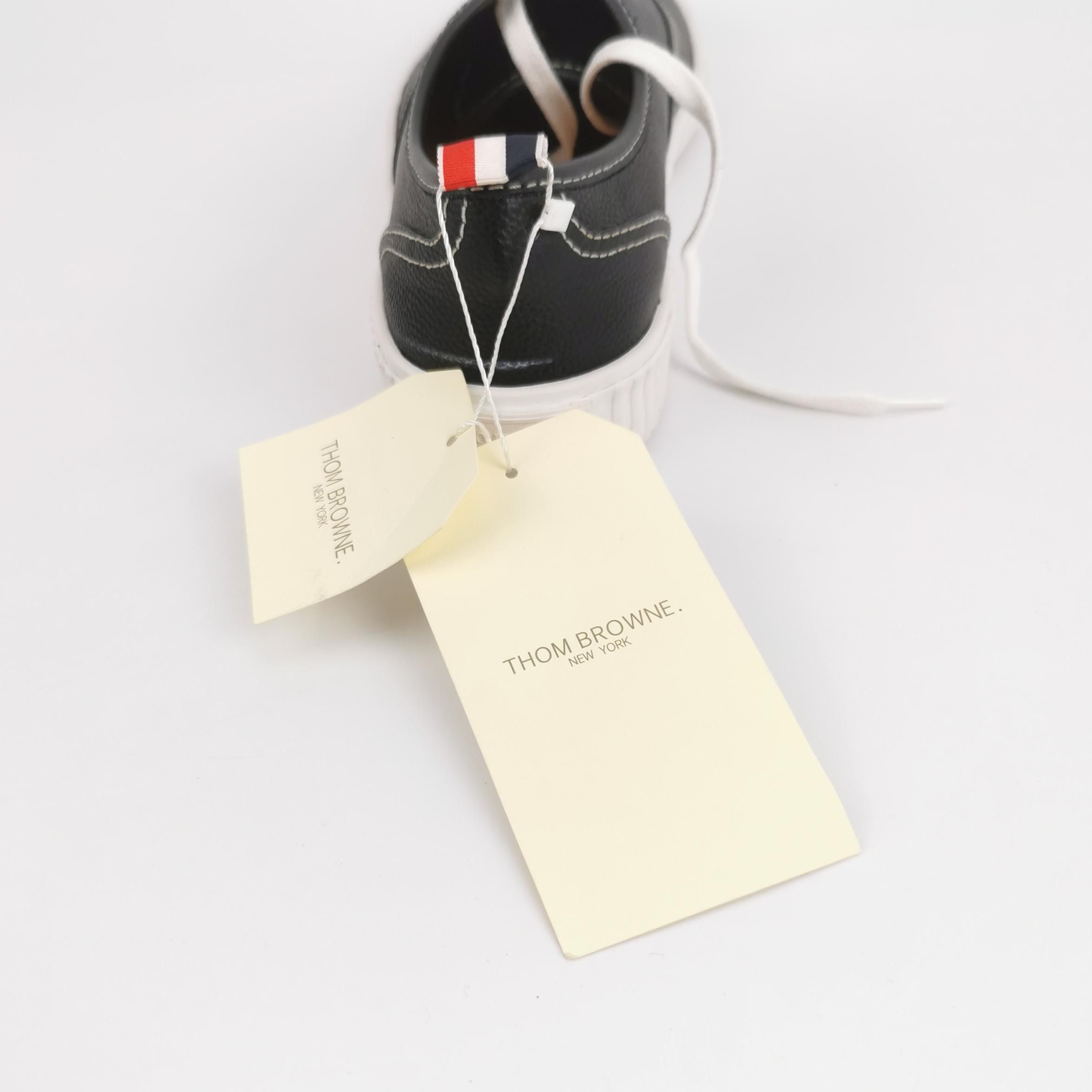 Thom Browne Thom Browne Pebble Grain Leather Low-Top Sneakers 42 Size US 9 / EU 42 - 7 Thumbnail