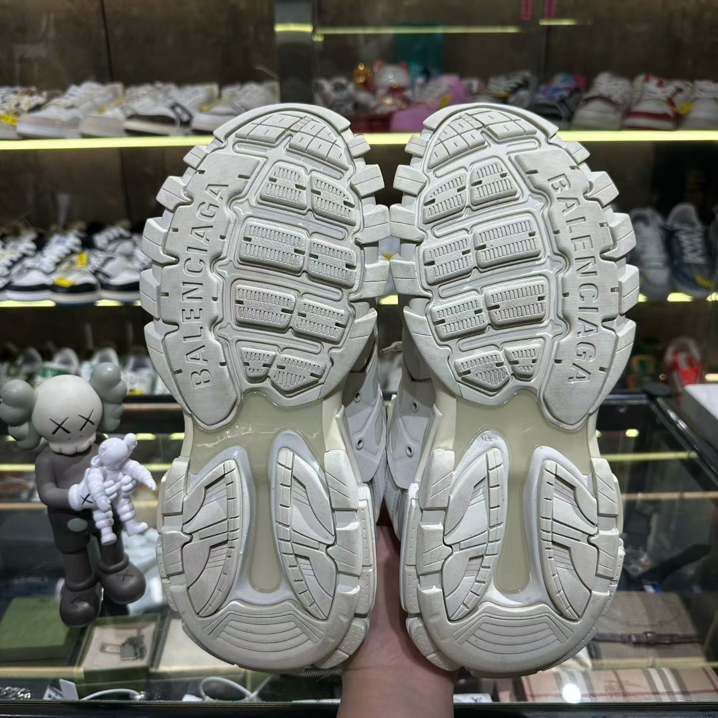 Balenciaga Balenciaga White Lowtop Sneakers 10 Men Size US 10 / EU 43 - 4 Thumbnail