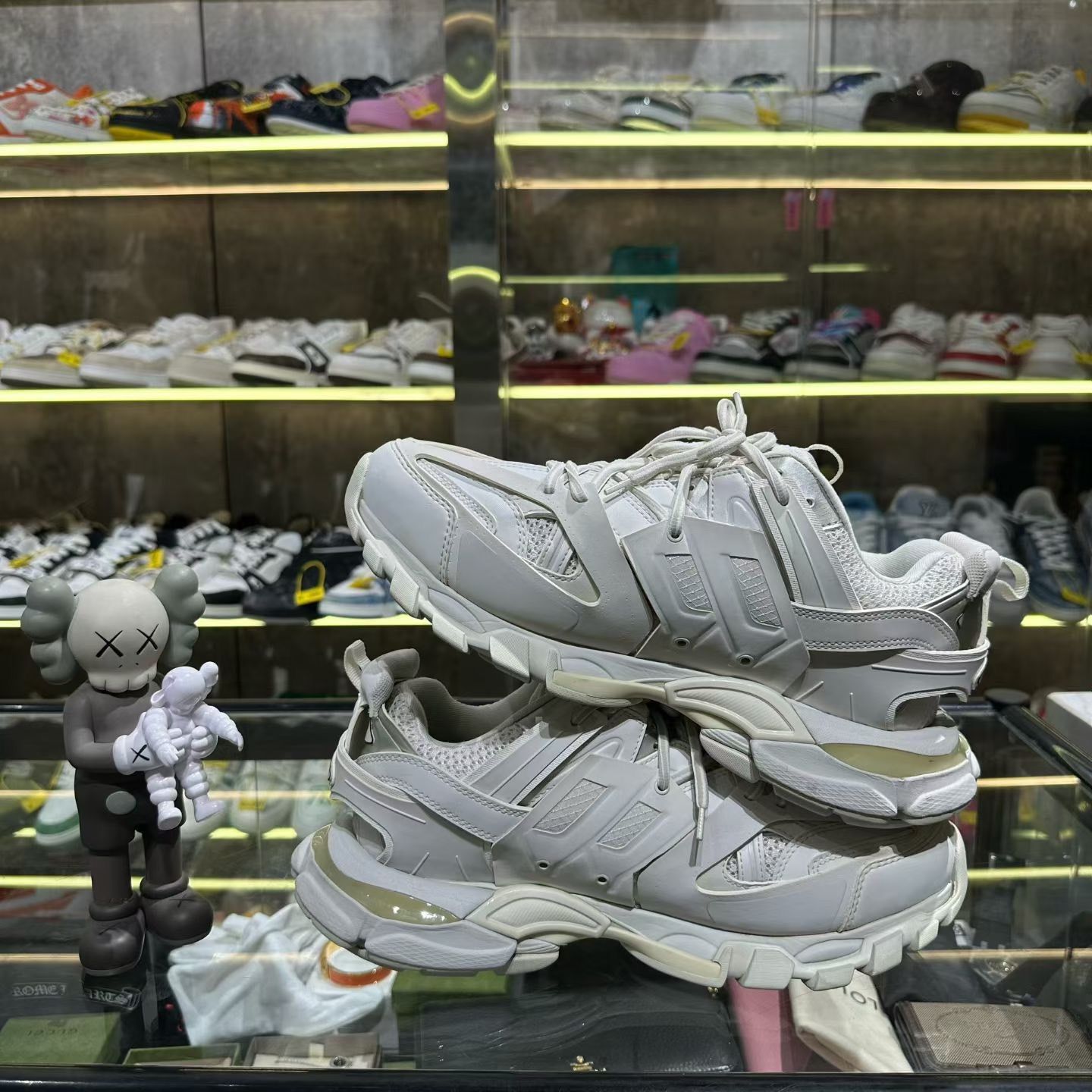 Balenciaga Balenciaga White Lowtop Sneakers 10 Men Size US 10 / EU 43 - 6 Thumbnail