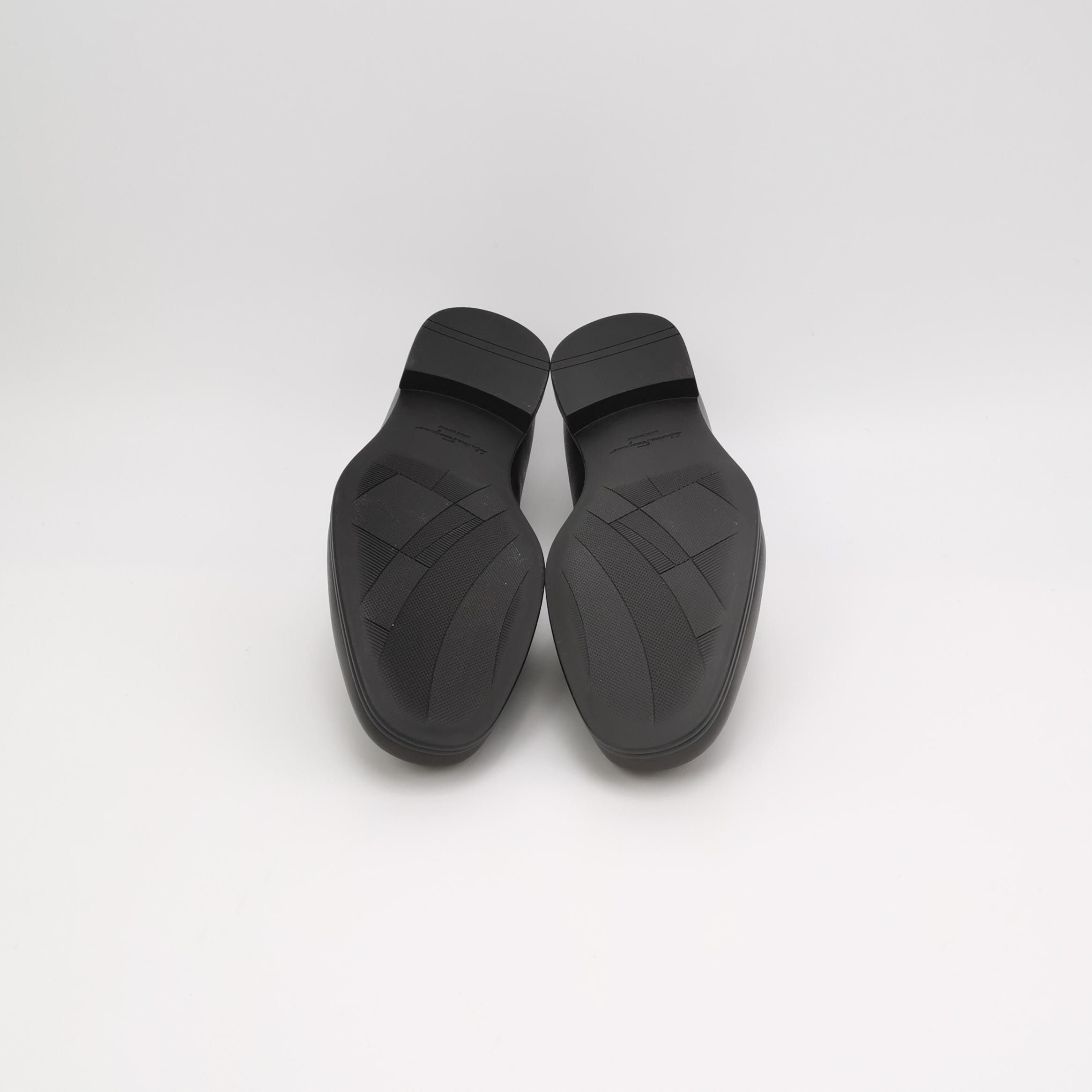 Salvatore Ferragamo Salvatore Ferragamo Gancini Leather Loafers 5.5 Size US 6 / EU 39 - 6 Thumbnail