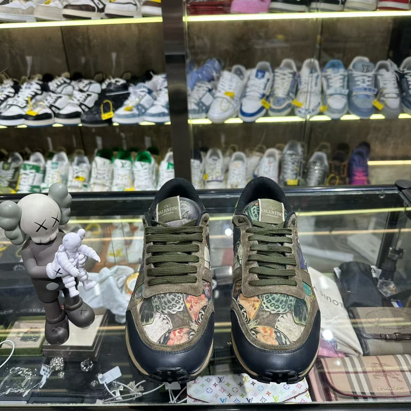 Valentino Valentino Camo Orange Lowtop Sneakers 9 Men Size US 9 / EU 42 - 2 Thumbnail