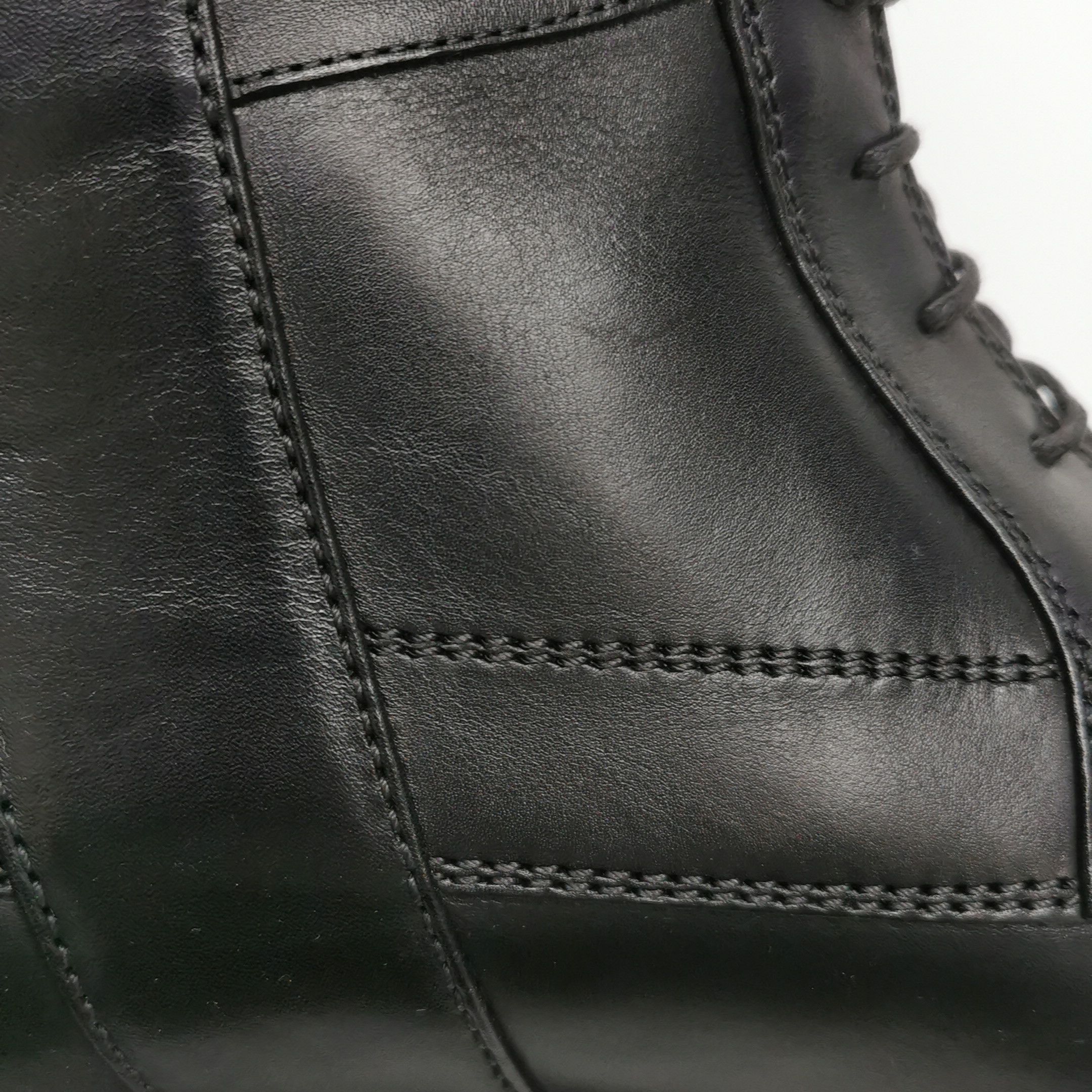 Gucci Gucci Button Detail Lace-Up Leather Boots Size 13 Size US 13 / EU 46 - 19 Thumbnail