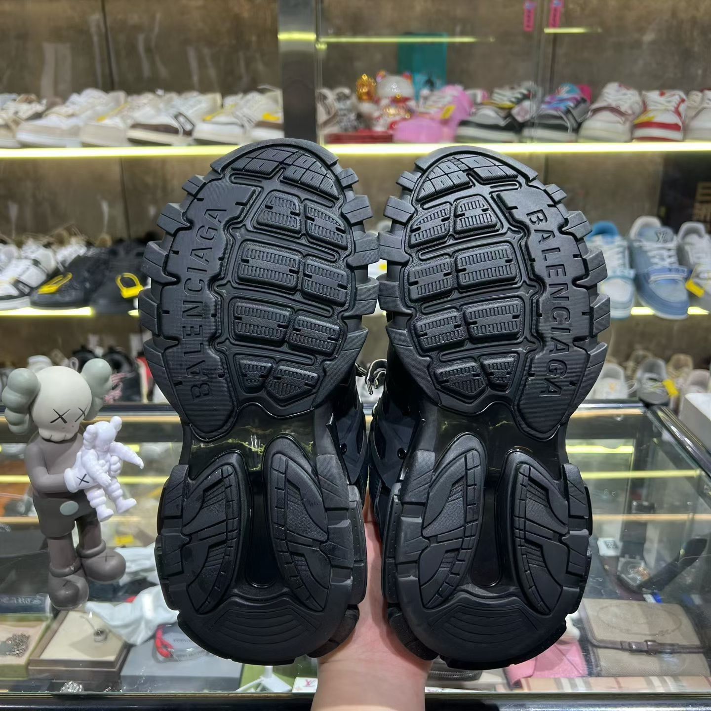 Louis Vuitton Louis Vuitton Training Multi Lowtop Sneakers 11 Men Size US 11 / EU 44 - 7 Thumbnail