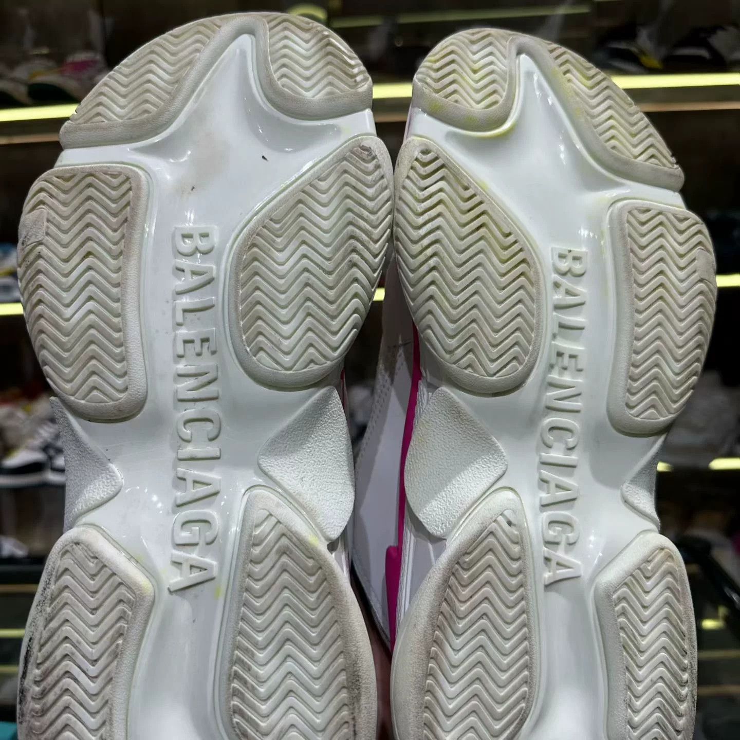 Balenciaga Balenciaga Pink Lowtop Sneakers 11 Men Size US 11 / EU 44 - 8 Thumbnail