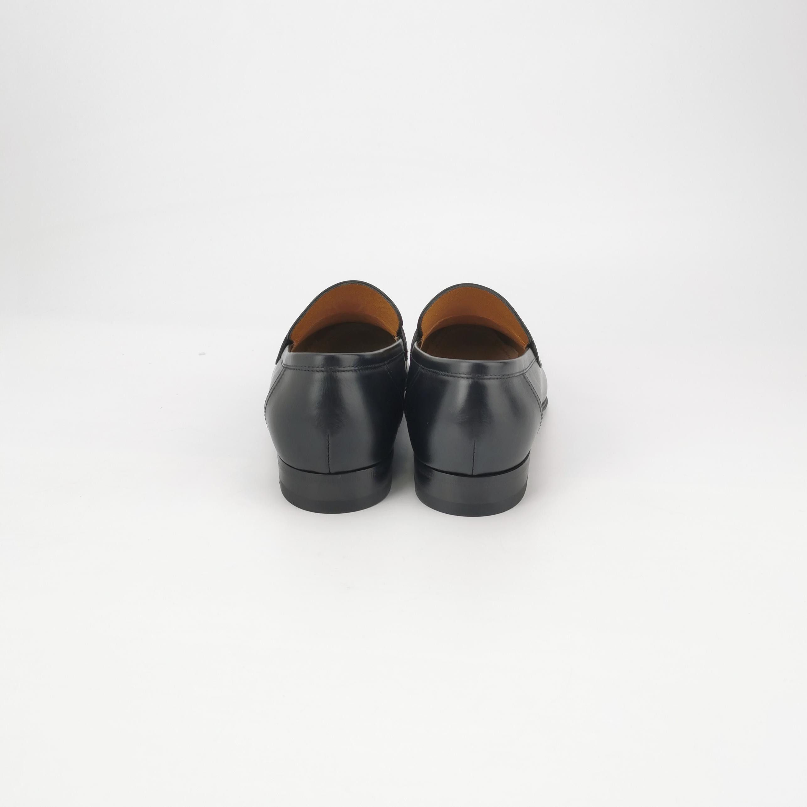 Gucci Gucci Interlocking G Leather Loafers Size 39.5 Size US 6 / EU 39 - 5 Thumbnail
