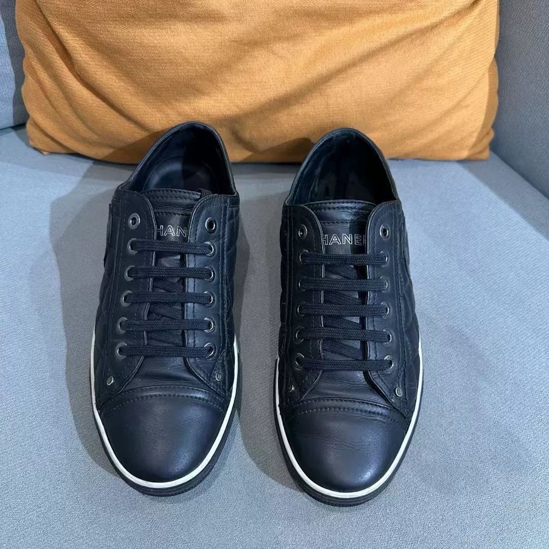 Chanel Chanel Black Lowtop Sneakers us_6 Women Size US 6 / IT 36 - 2 Thumbnail