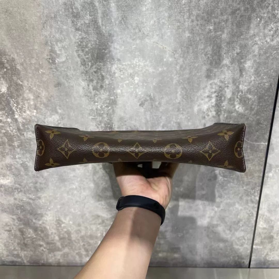 Louis Vuitton Louis Vuitton Bag one size Men Size ONE SIZE - 4 Thumbnail