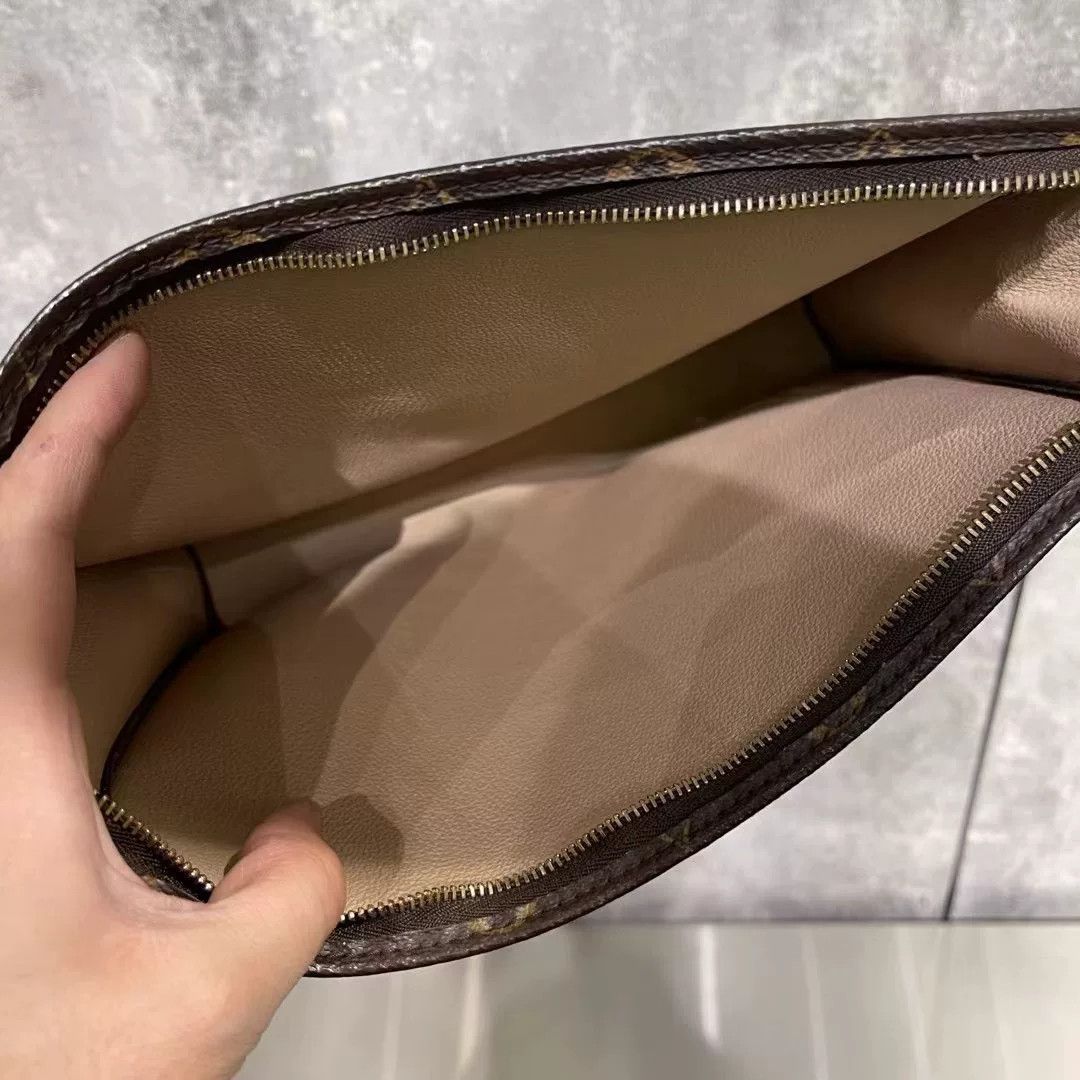 Louis Vuitton Louis Vuitton Bag one size Men Size ONE SIZE - 7 Thumbnail