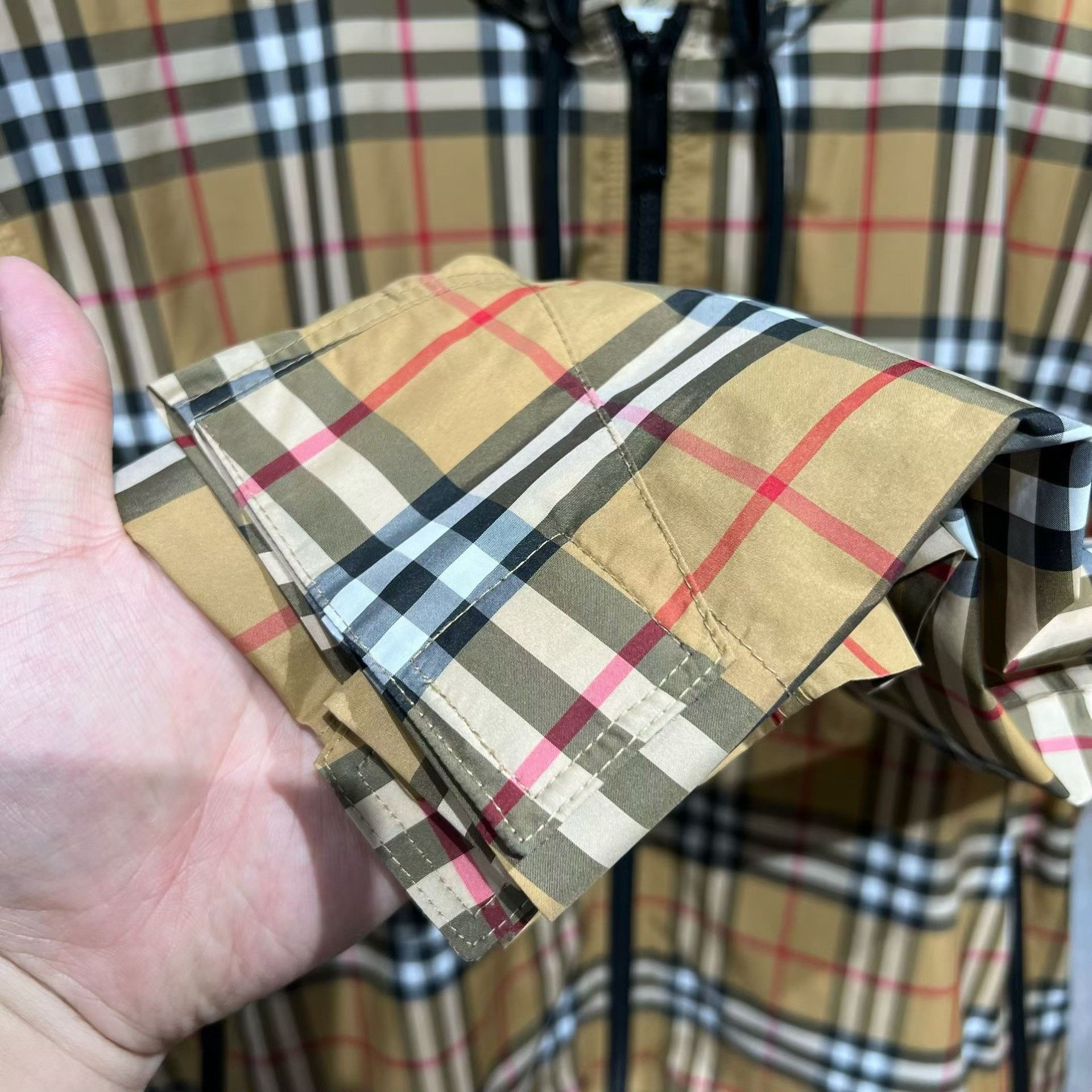 Burberry Burberry Nylon Plaid Light Jacket m Men Size US M / EU 48-50 / 2 - 4 Thumbnail