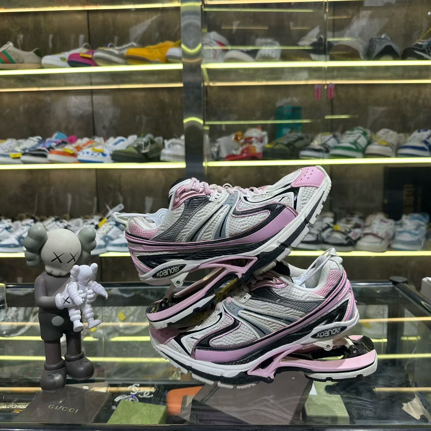 Balenciaga Balenciaga Pink Lowtop Sneakers us_7 Women Size US 7 / IT 37 - 5 Thumbnail