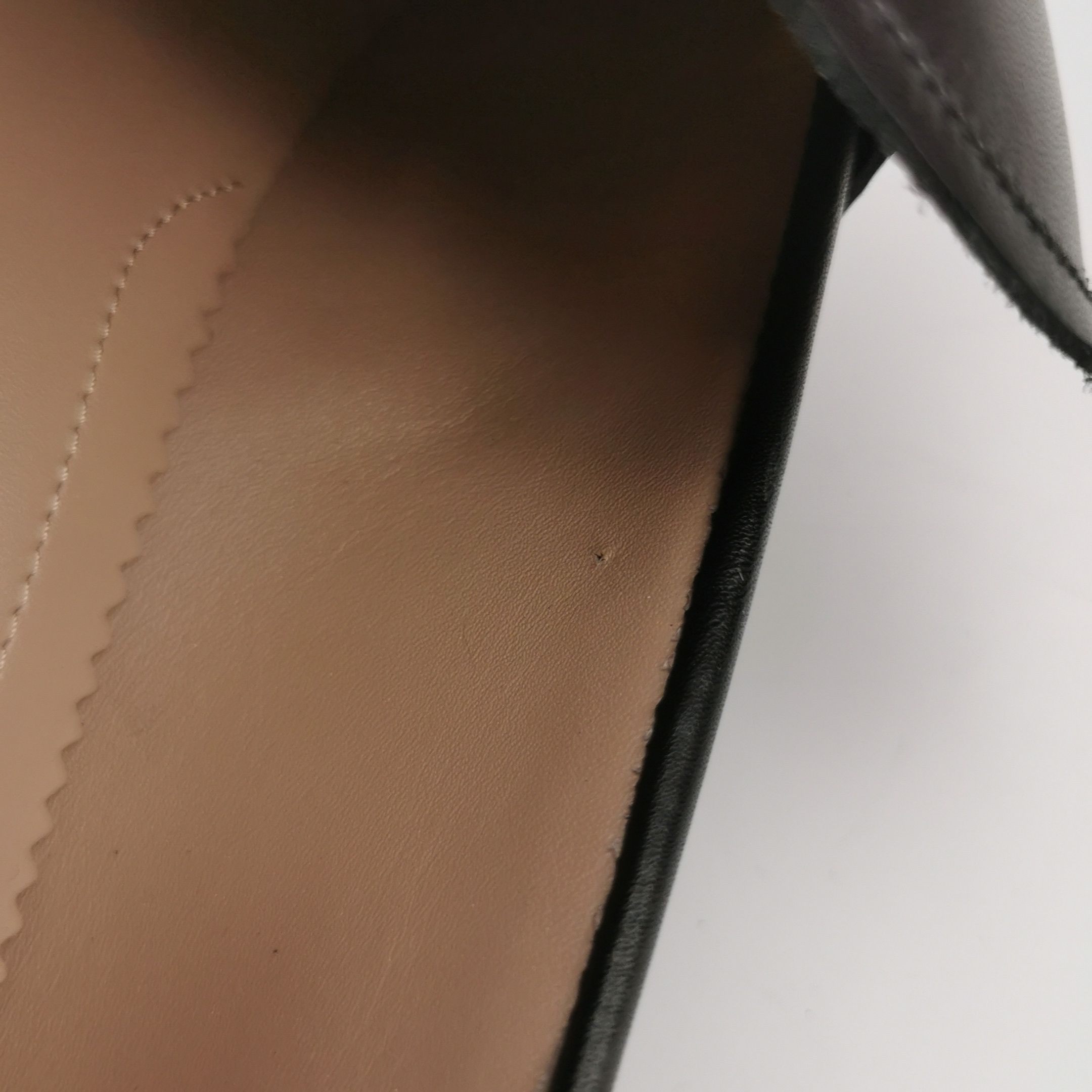Salvatore Ferragamo Salvatore Ferragamo Gancini Leather Loafers 43.5 Size US 10 / EU 43 - 12 Thumbnail