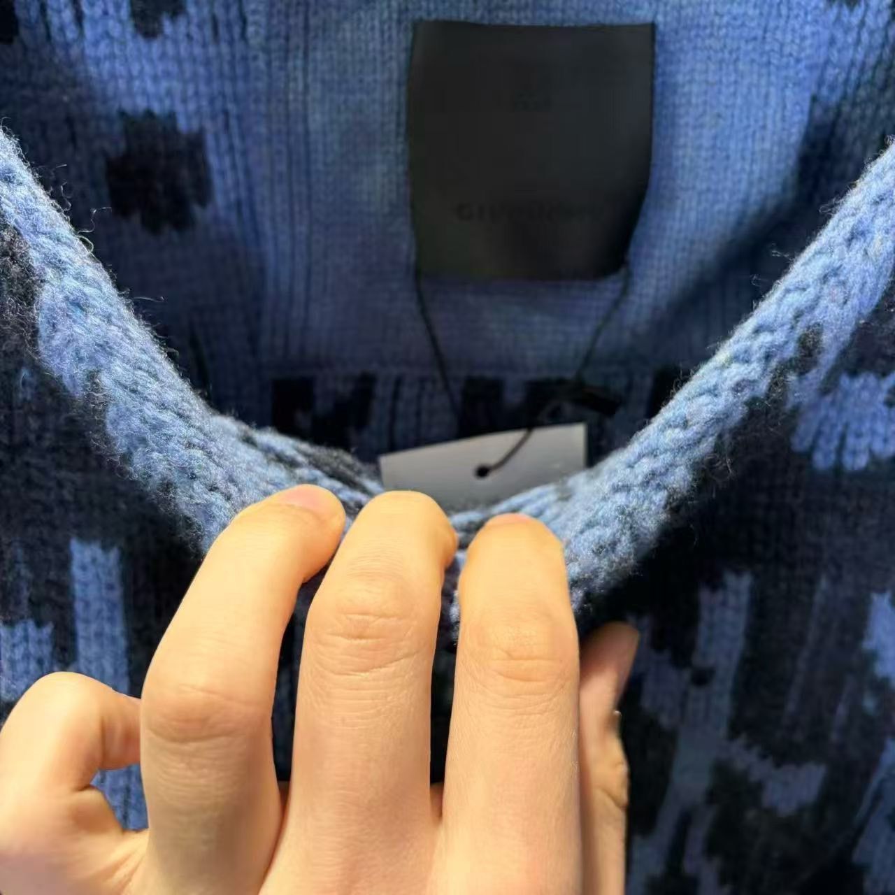 Givenchy Givenchy Wool Graphic Blue Sweater m Men Size US M / EU 48-50 / 2 - 3 Thumbnail
