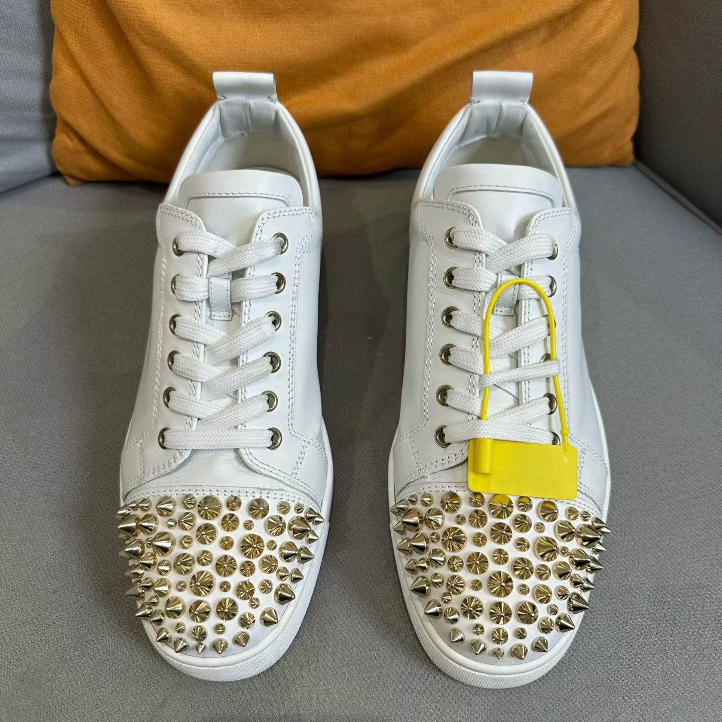 Christian Louboutin Christian Louboutin White Lowtop Sneakers 9 Men Size US 9 / EU 42 - 2 Thumbnail