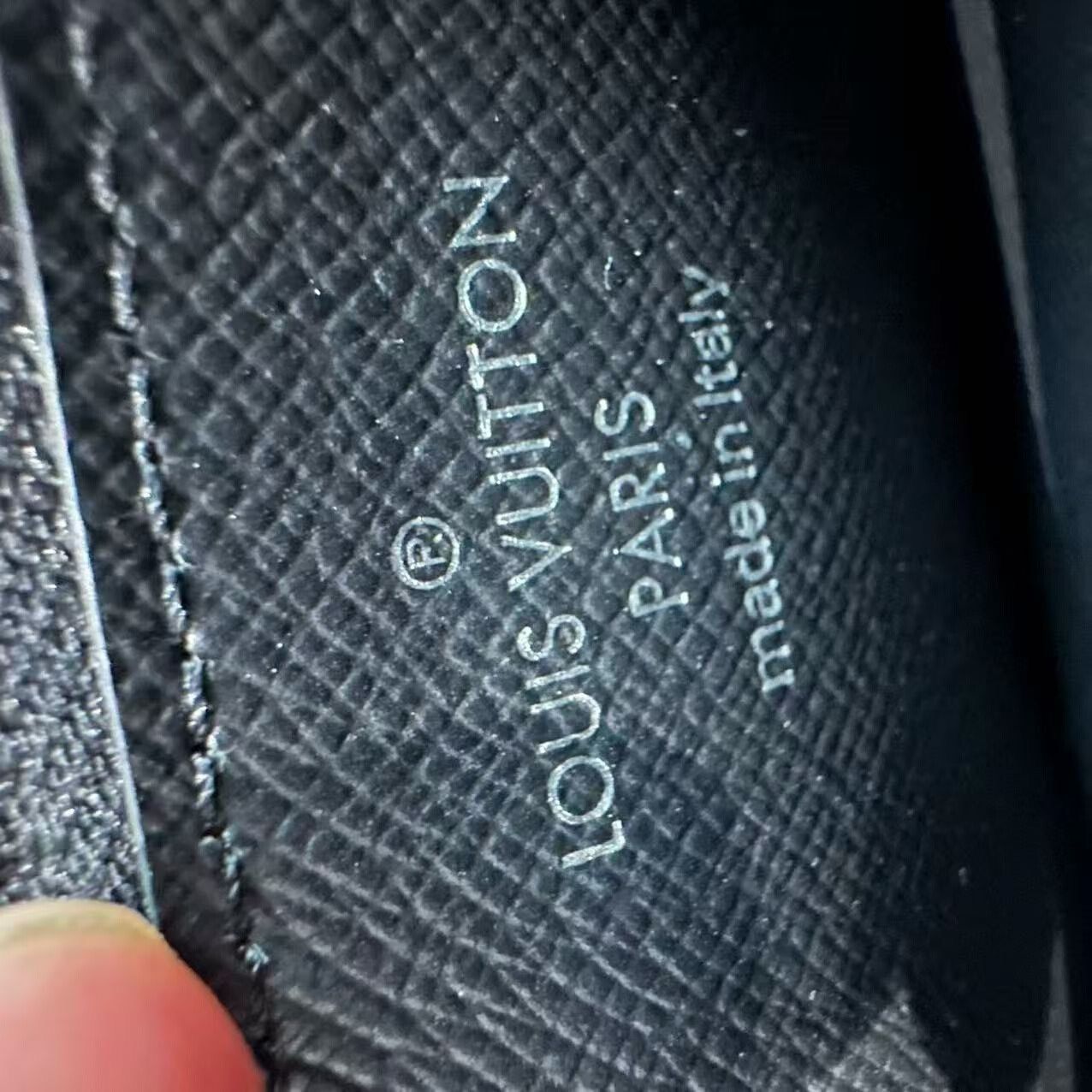 Louis Vuitton Louis Vuitton Black Bag one size Men Size ONE SIZE - 6 Thumbnail