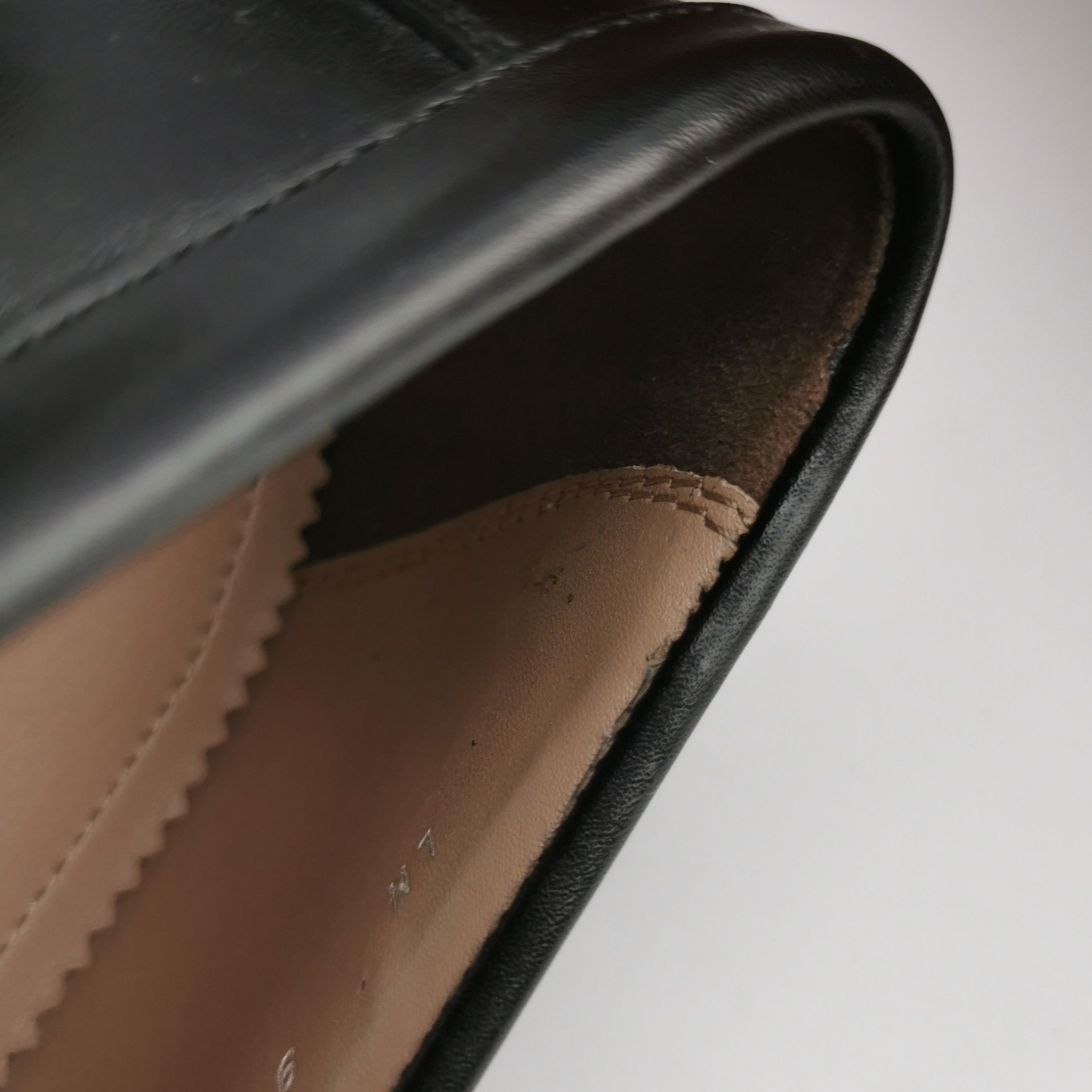 Salvatore Ferragamo Salvatore Ferragamo Gancini Leather Loafers 43 Size US 10 / EU 43 - 12 Thumbnail