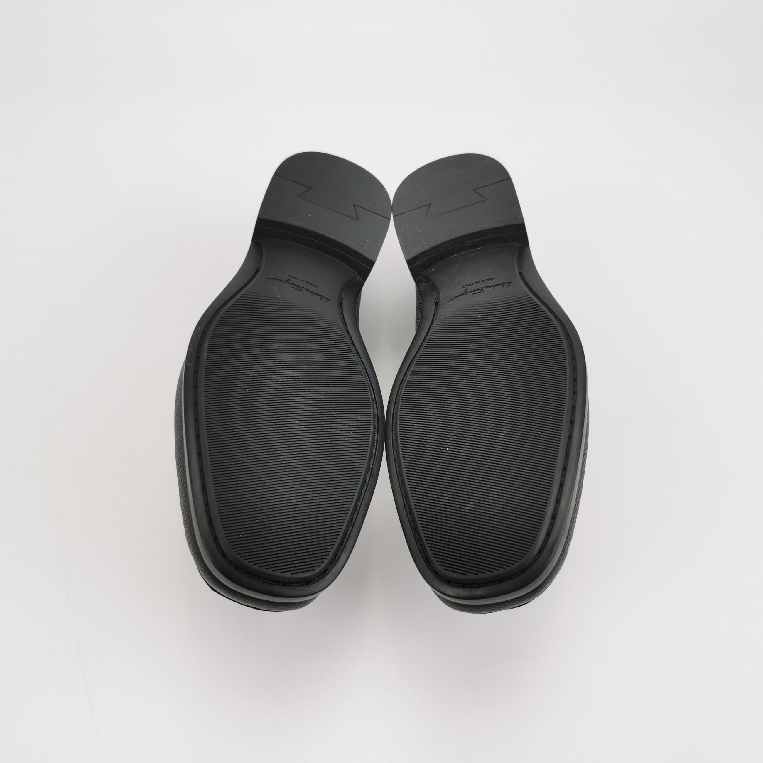 Salvatore Ferragamo Salvatore Ferragamo Gancini Pebble Grain Loafers 39.5 Size US 6 / EU 39 - 6 Thumbnail