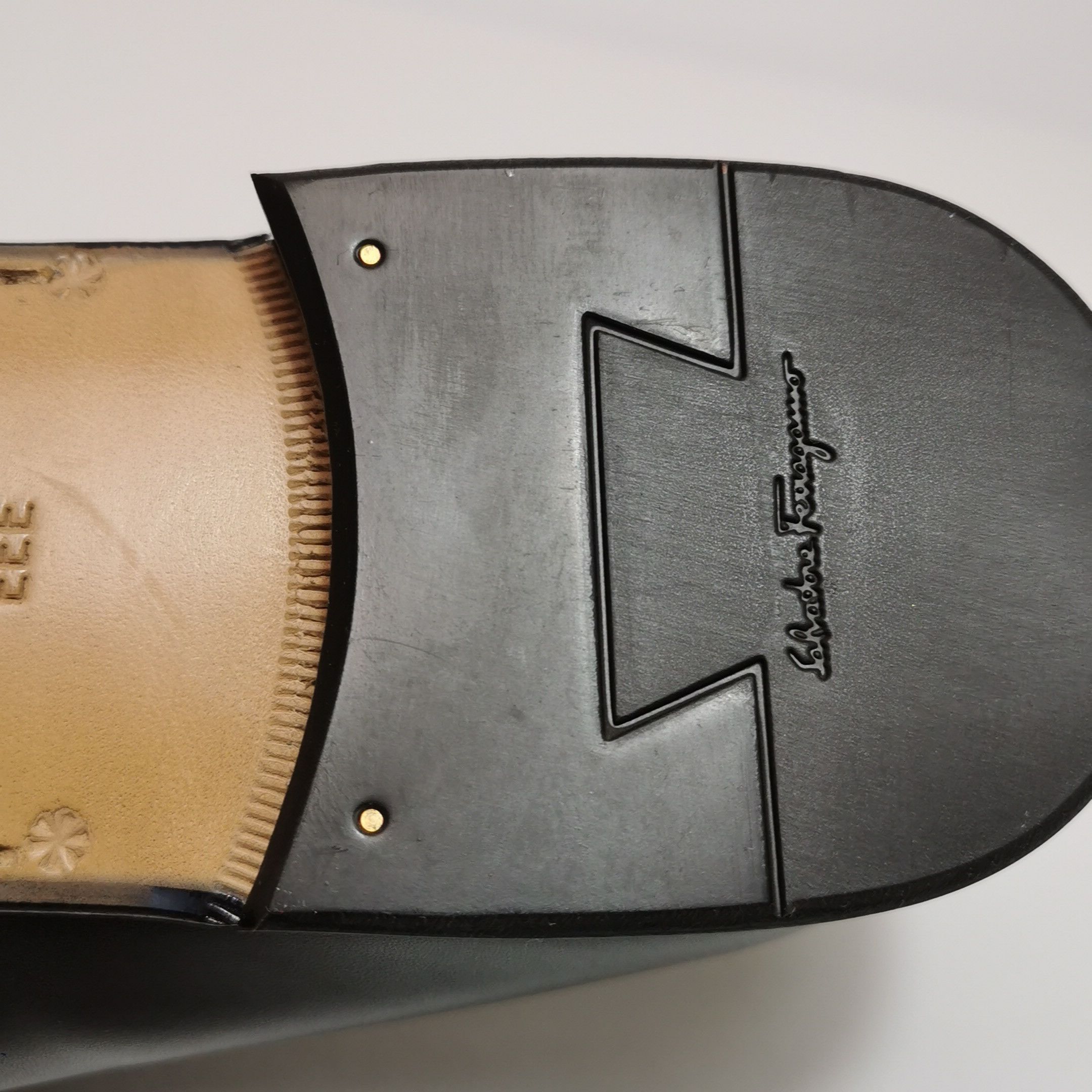Salvatore Ferragamo Salvatore Ferragamo Gancini Leather Loafers 9 Size US 9 / EU 42 - 10 Thumbnail